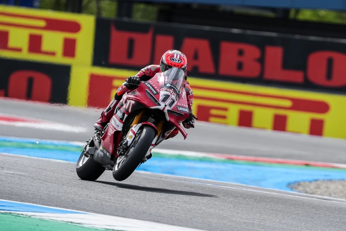 Superbike Assen: Nicolò Bulega ha vinto gara 1