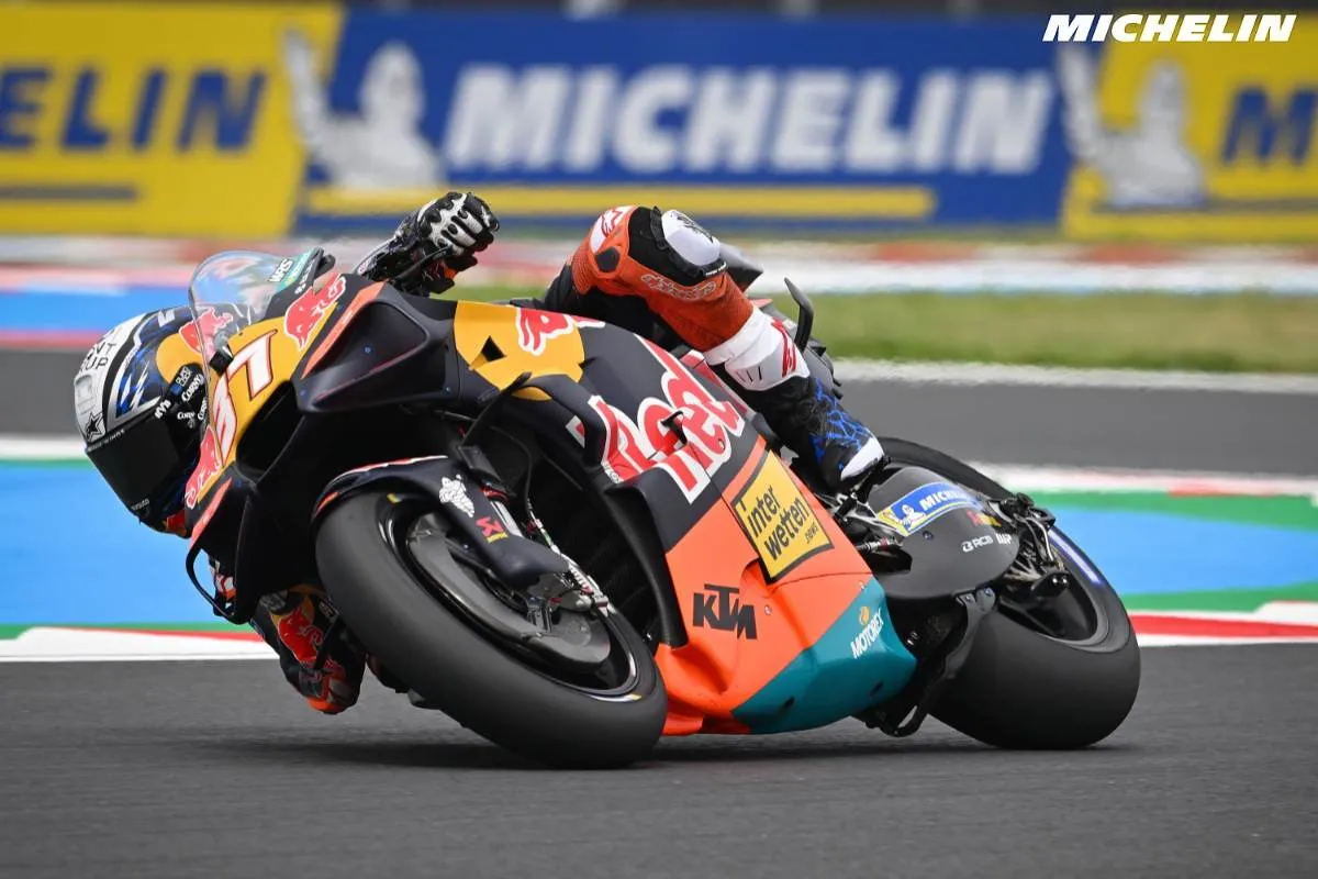 Pedro Acosta pilota KTM nelle Prove MotoGP al Balaton Park Circuit
