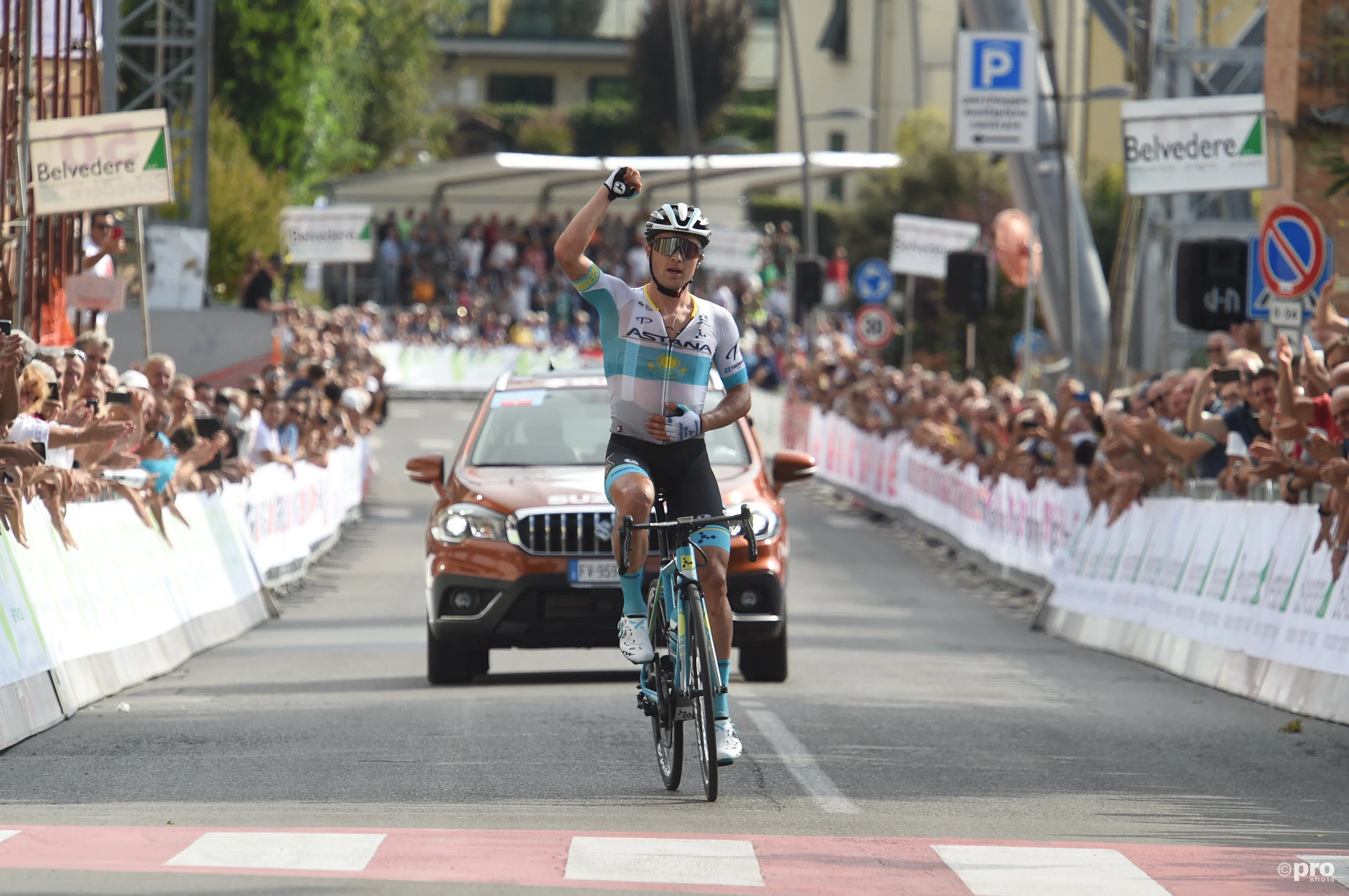 Alexey Lutsenko wins first edition of Clásica Jaén Paraiso Interior