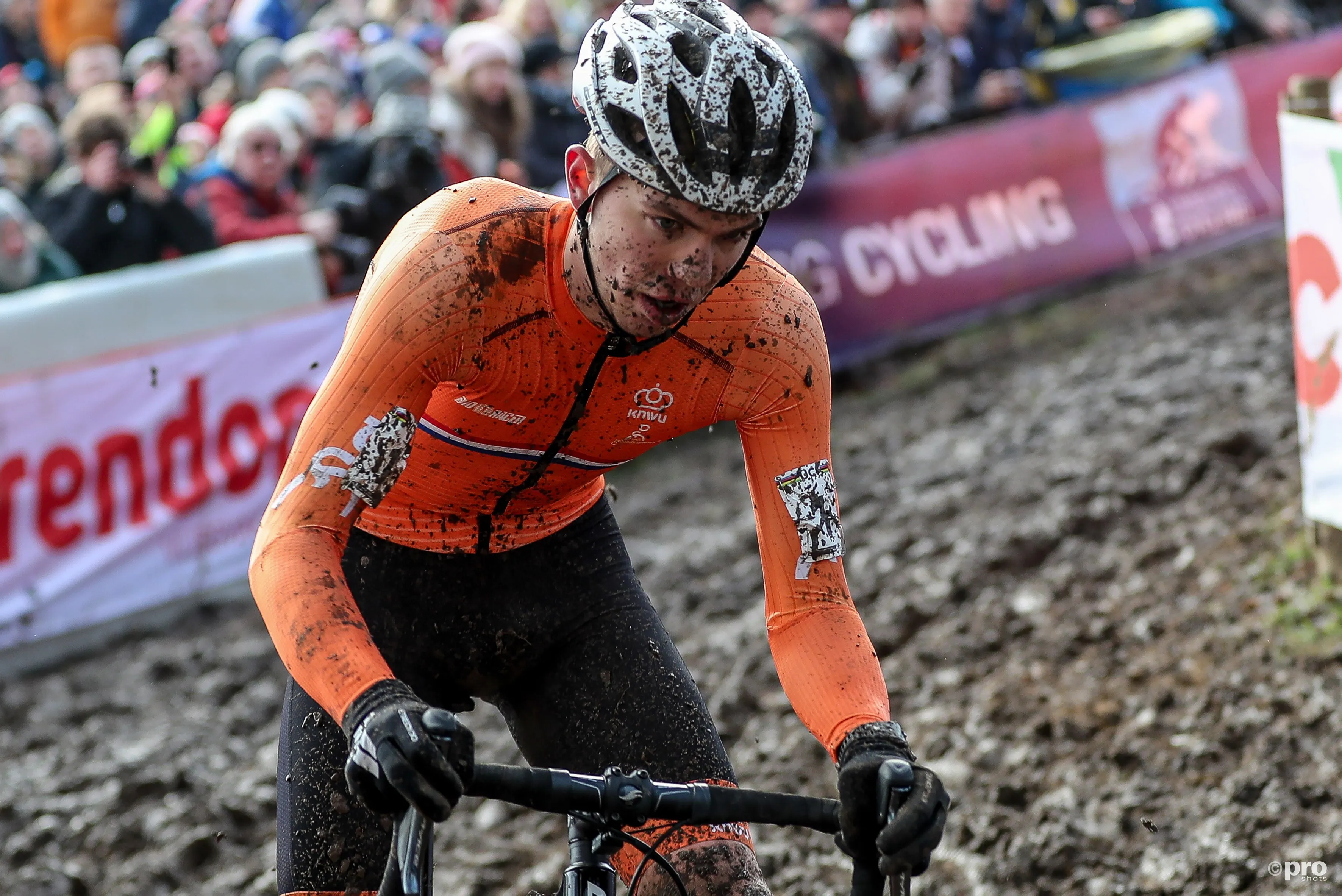 “I have to listen to my body very carefully” - Dutch cyclocross champion ready to start season after illness