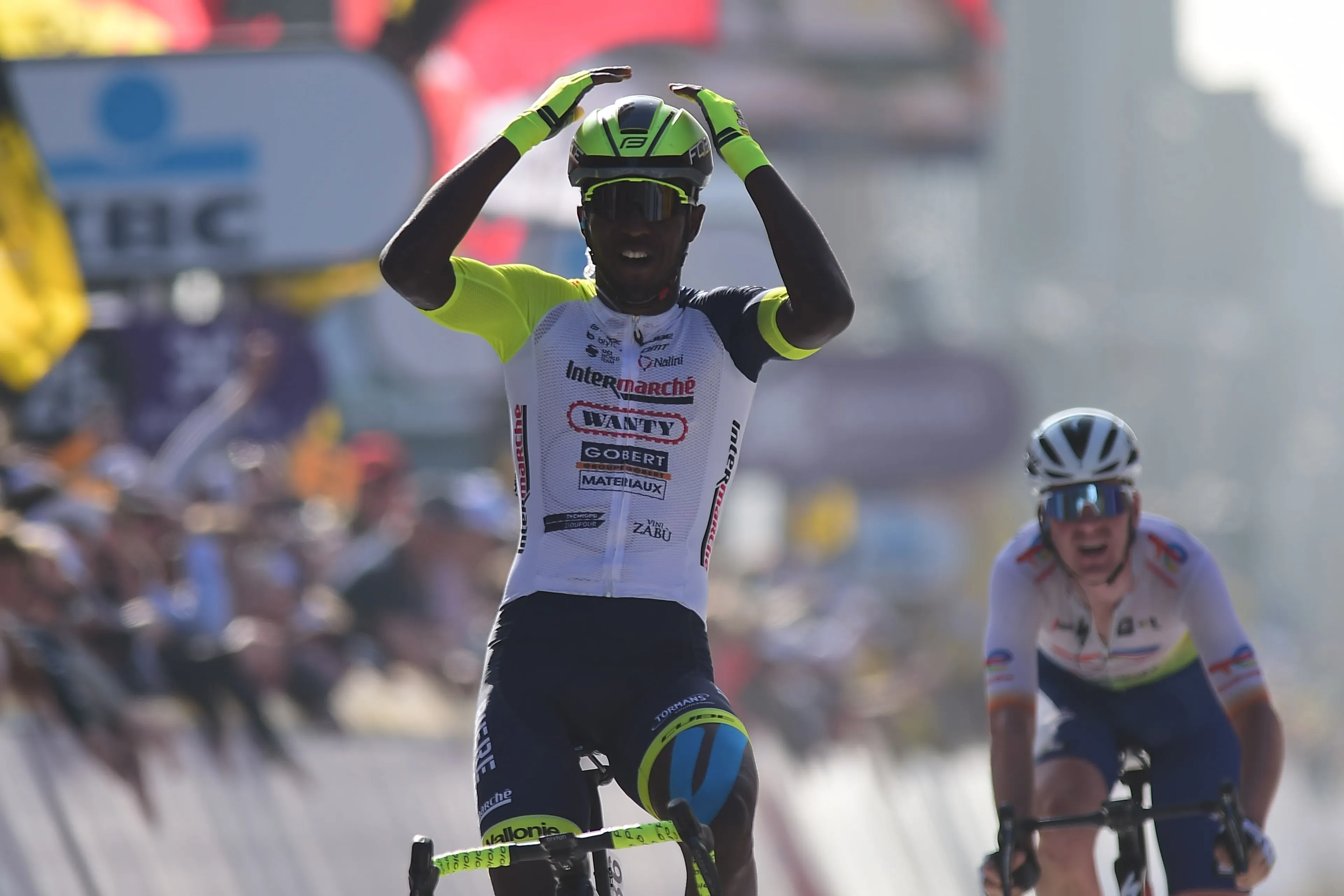 "Biniam wants to compete with Wout van Aert, Mathieu van der Poel and Julian Alaphilippe" - Girmay aims high at cobbled classics, according to Intermarché manager