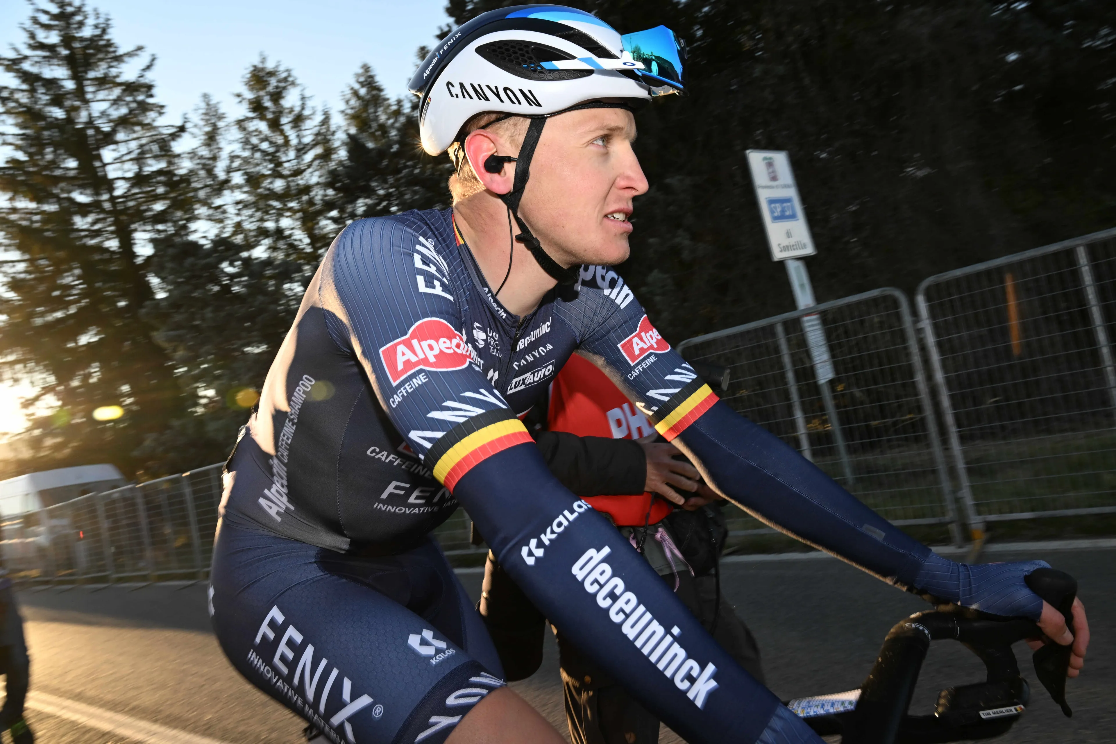 Tim Merlier disappointed after "fatal" mistake at European's sprint