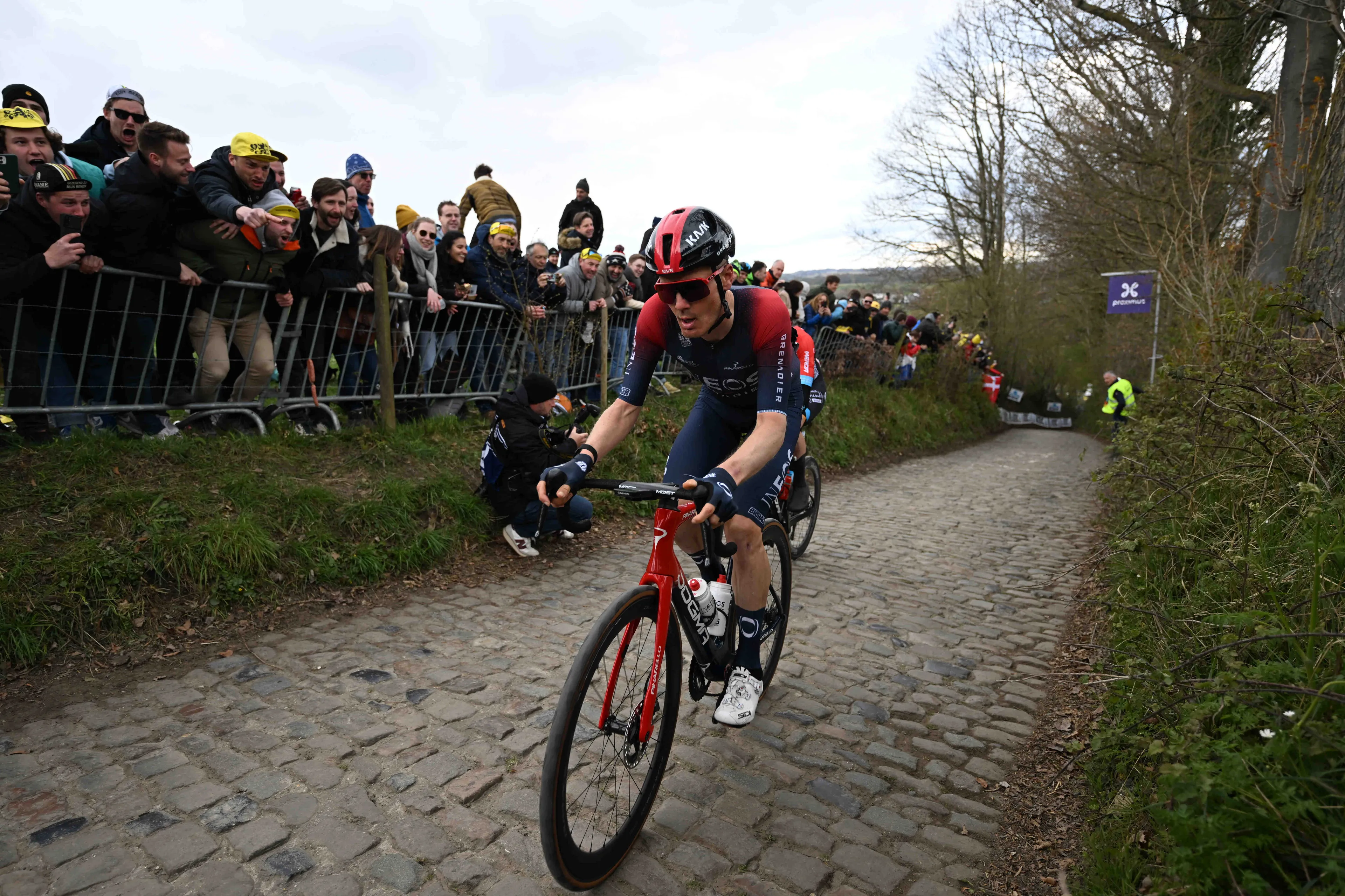 Dylan van Baarle conquers Paris-Roubaix