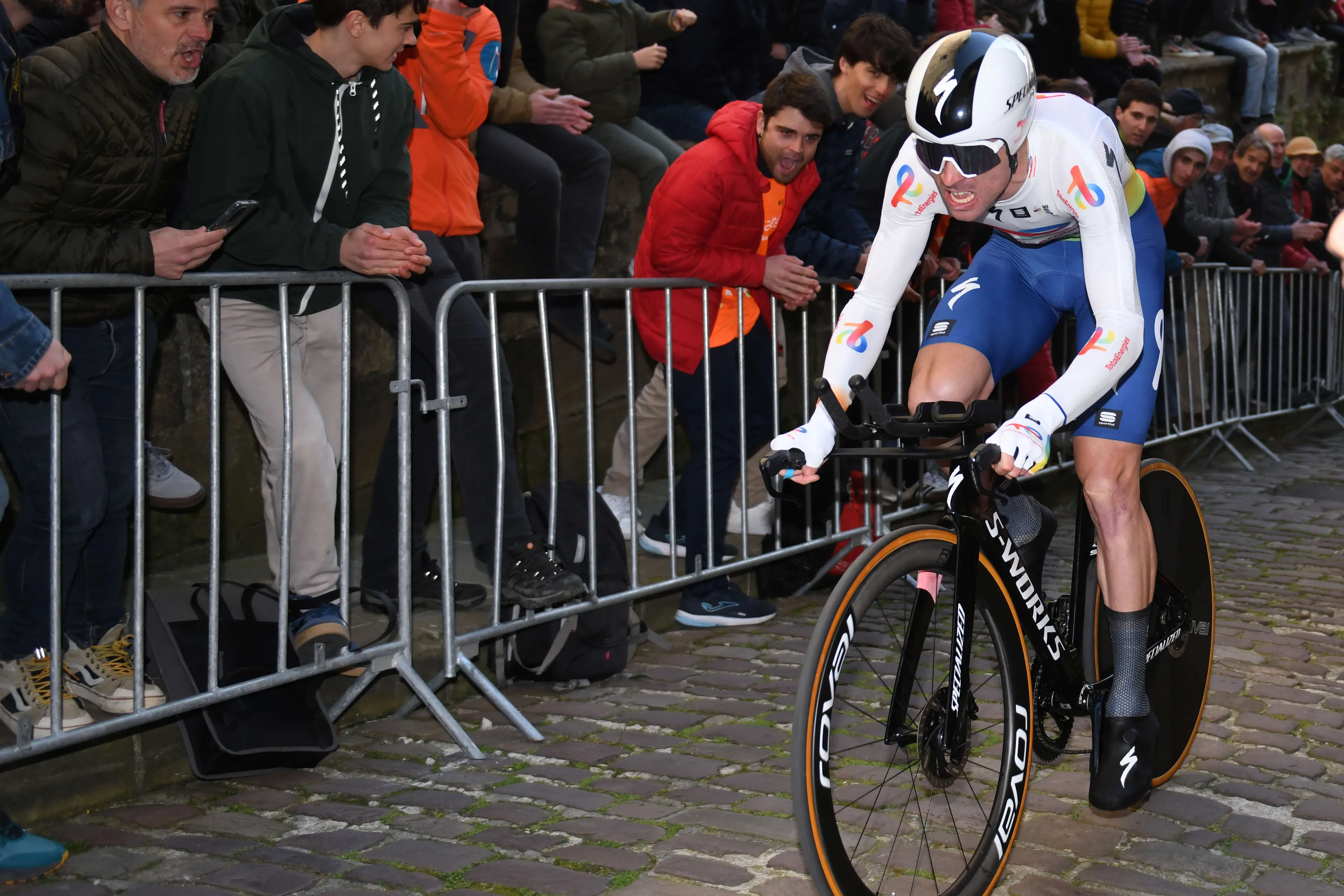 Pierre Latour out of competition once again with broken forearm, out of Critérium du Dauphiné