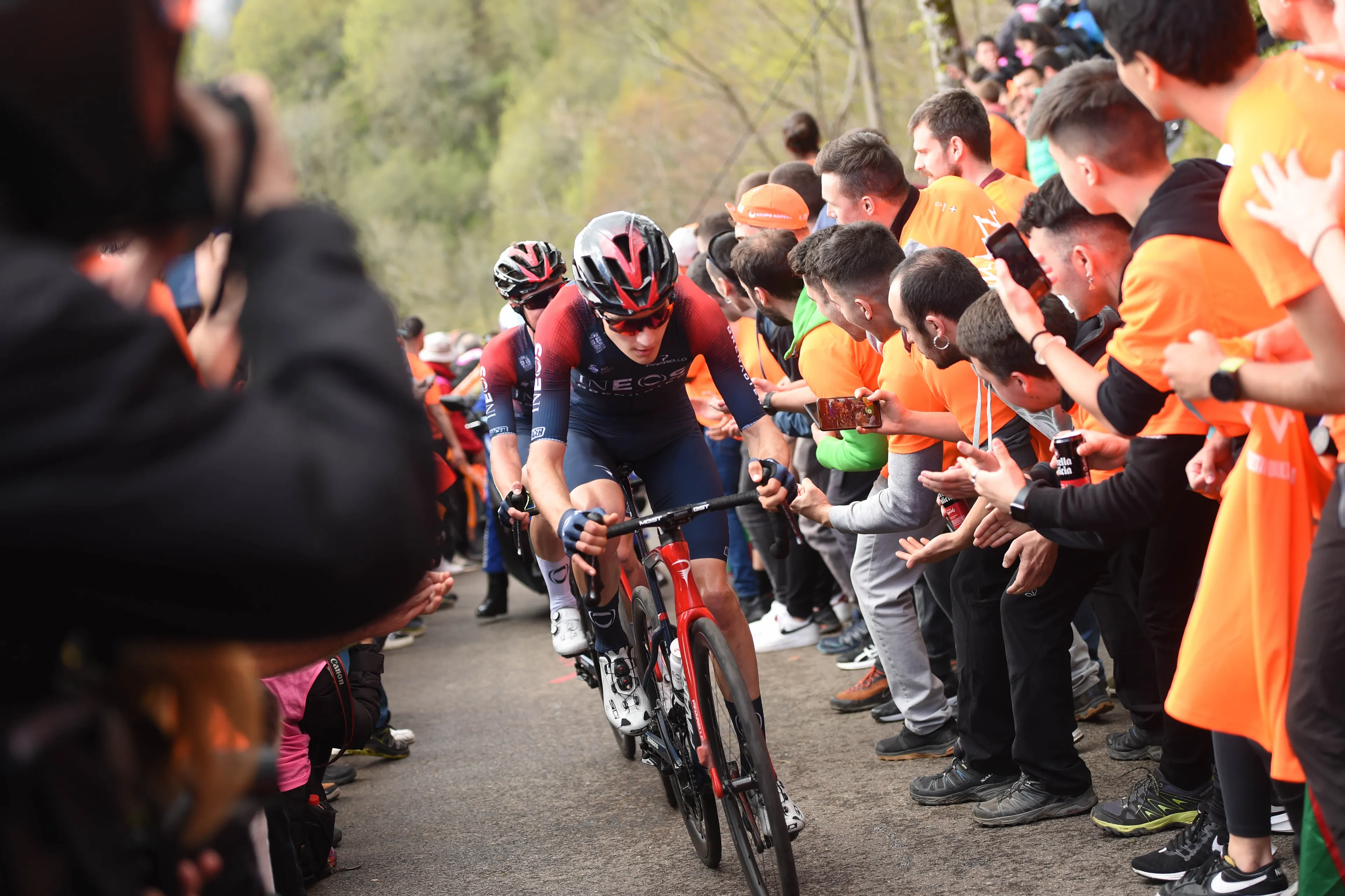 Carlos Rodríguez close to signing with Movistar Team