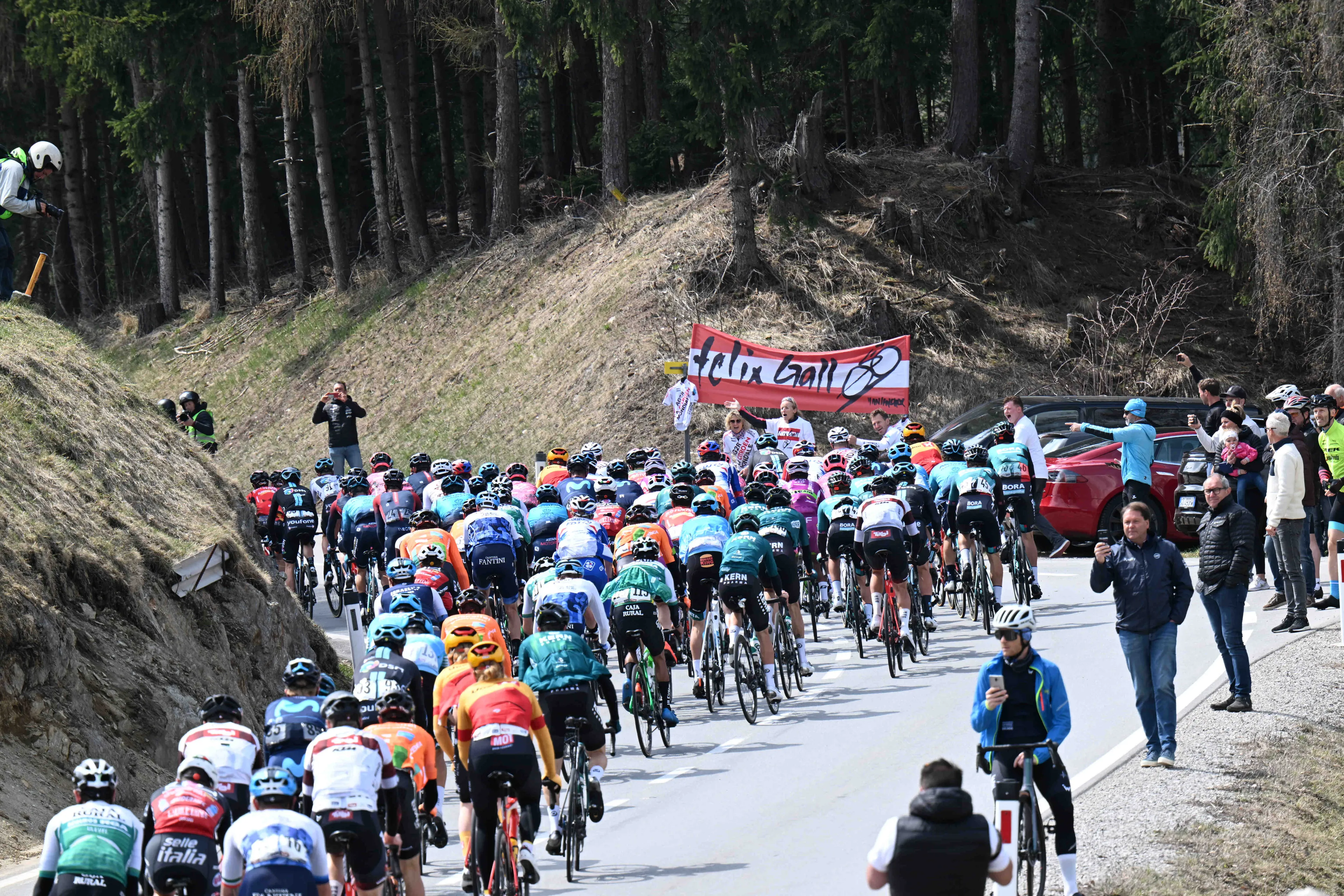 Conhecidas as equipas que terão direito a um wildcard no Paris-Nice, na Volta aos Alpes e no Critérium du Dauphiné