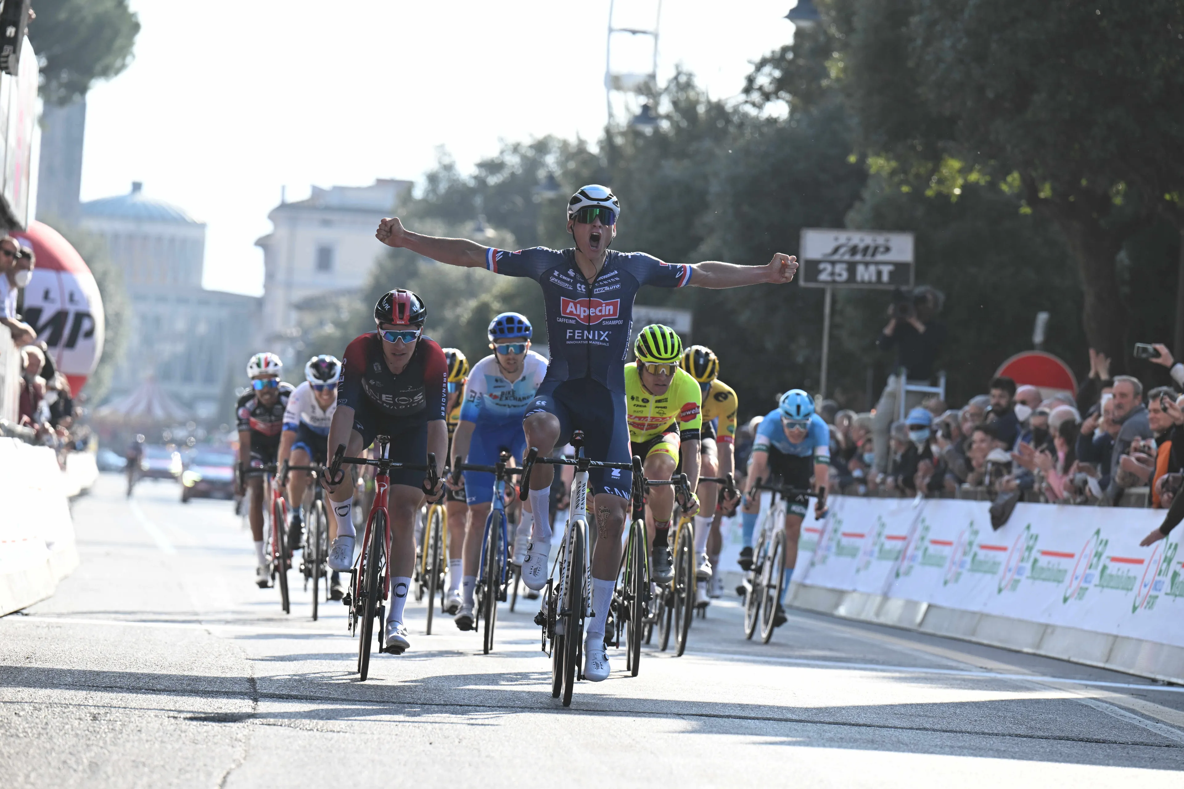 Mathieu van der Poel leads Netherlands in bid to win World Championshps in Australia