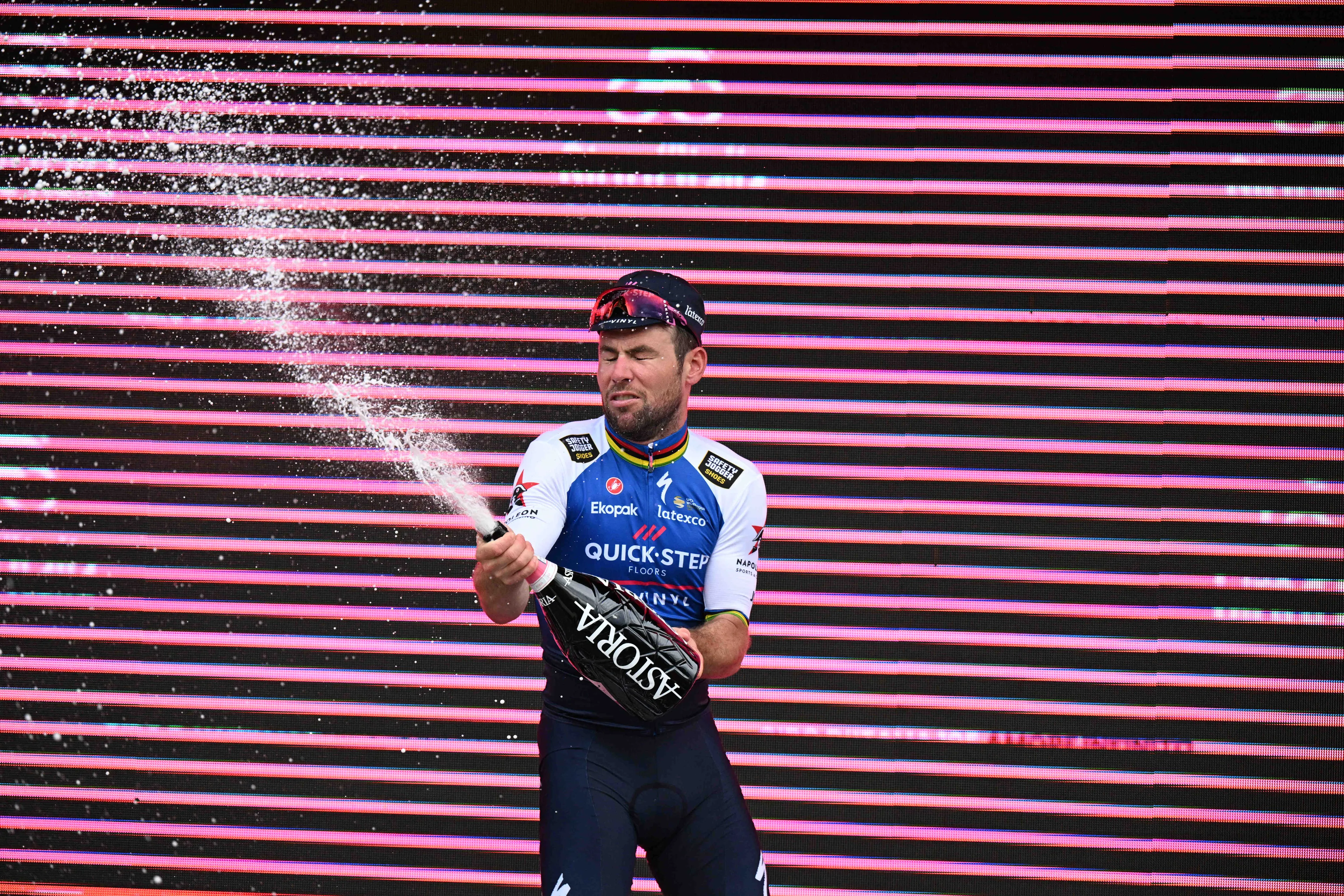 Mark Cavendish delivers despite having "to go in the wind from afar"