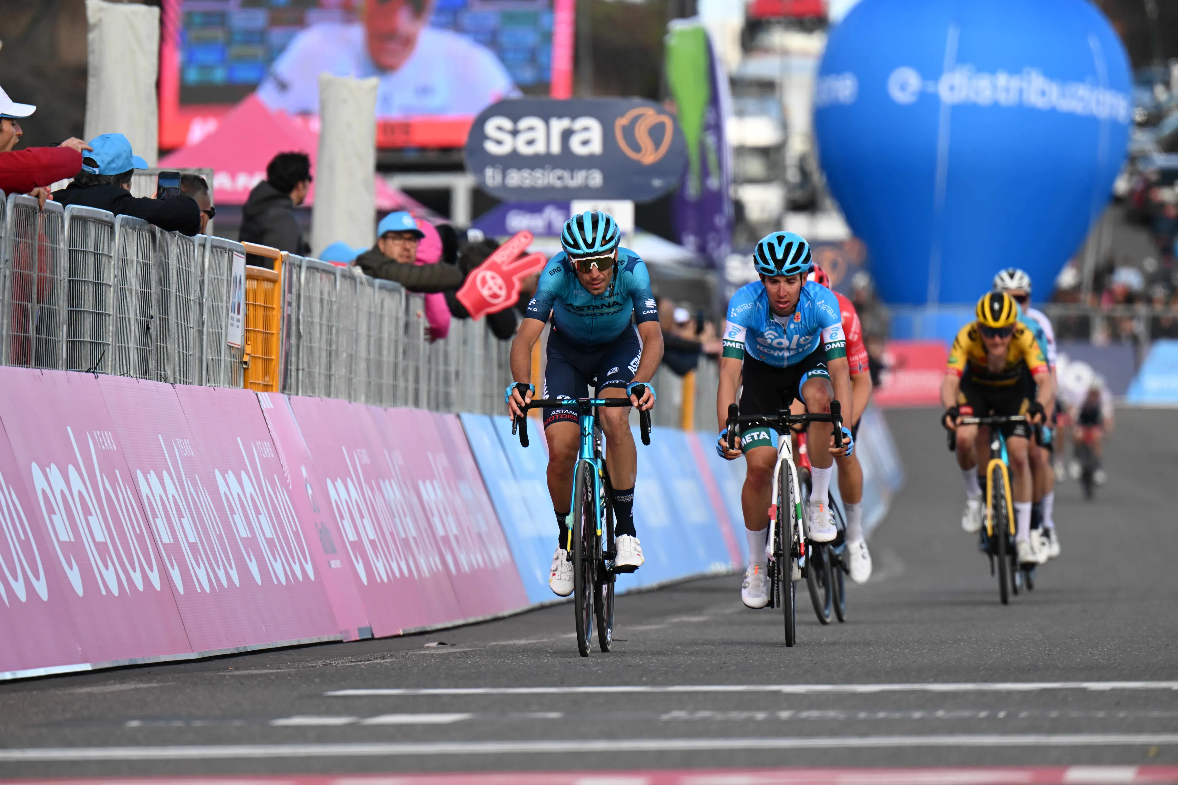 Disaster strikes Astana Qazaqstan Team, as Giro team crumble on first mountain stage