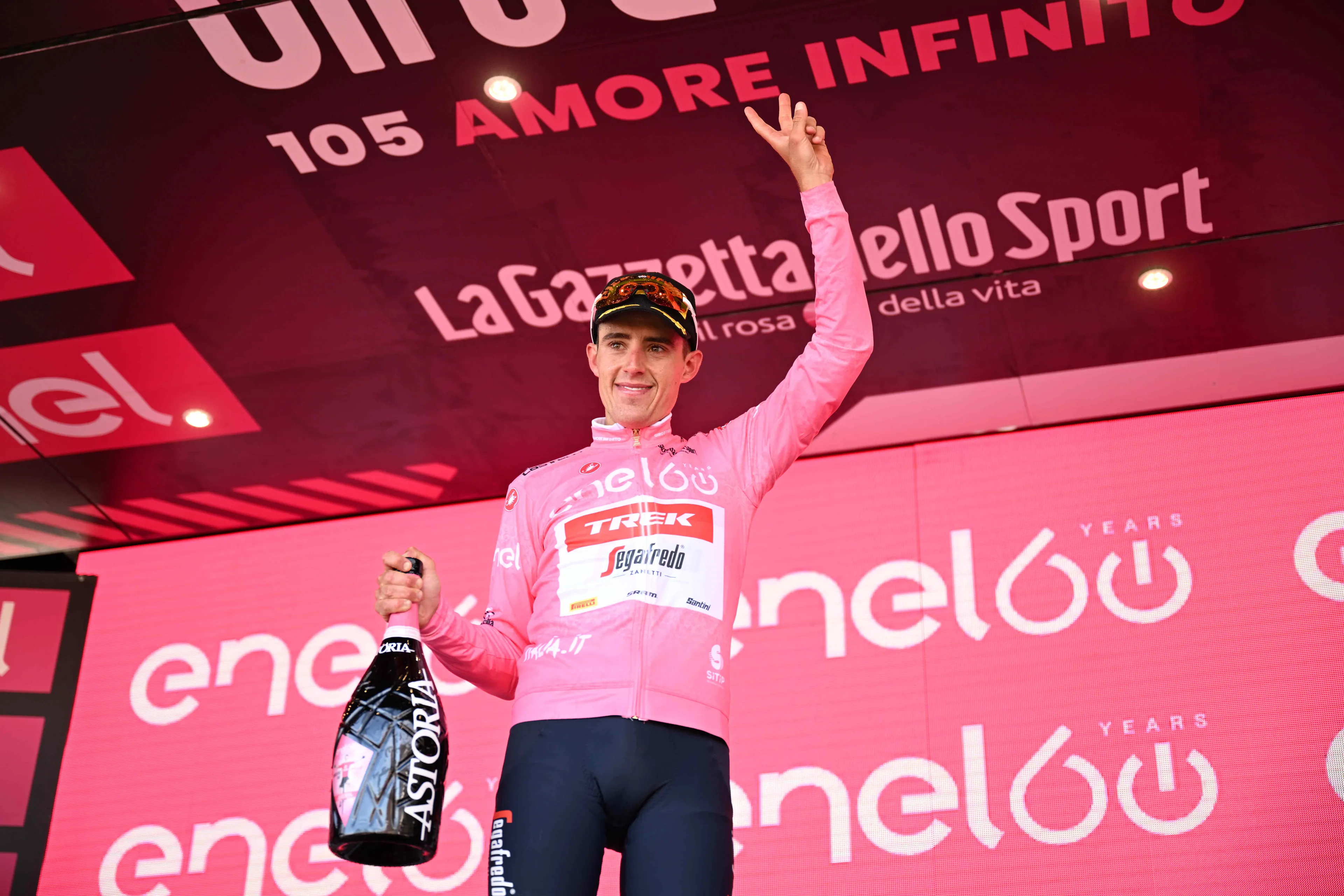 Surprise pink jersey for Juan Pedro López: "I didn’t believe in the moment when someone told me I had the pink jersey"