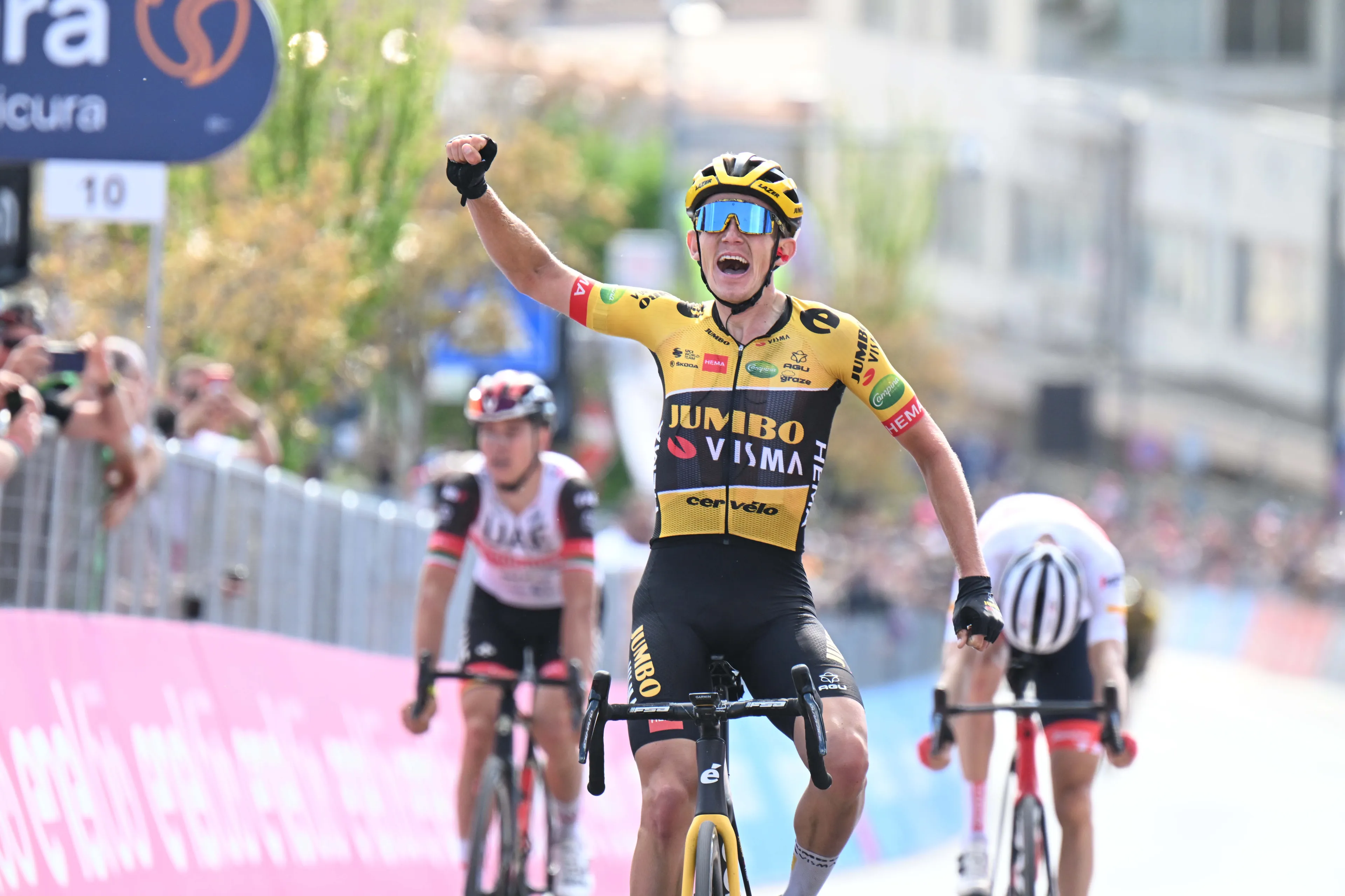 Giro d'Italia: Koen Bouwman wins stage seven after grueling breakaway effort