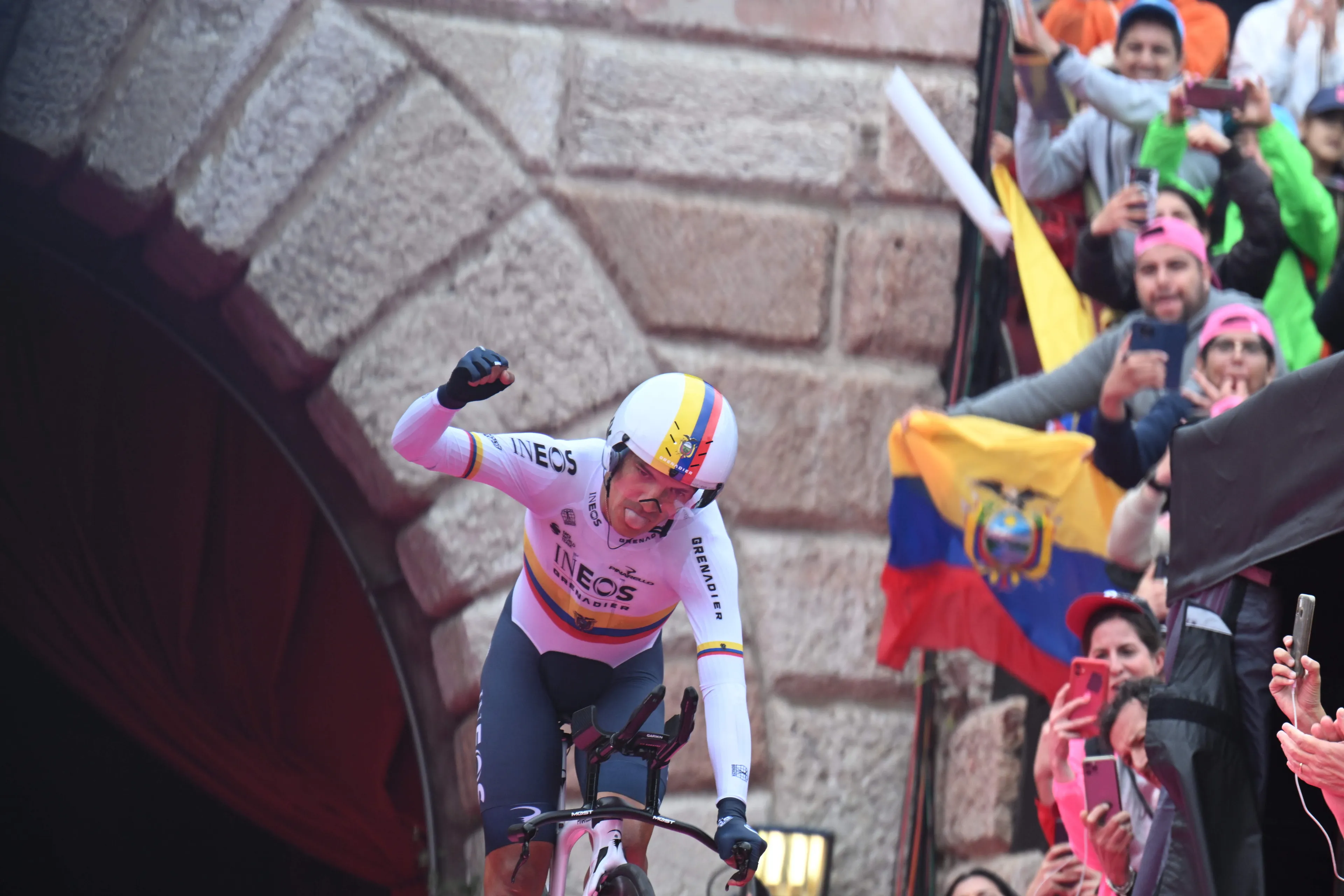"The truth is I’m very happy" despite loosing Giro on the penultimate day, Richard Carapaz assures
