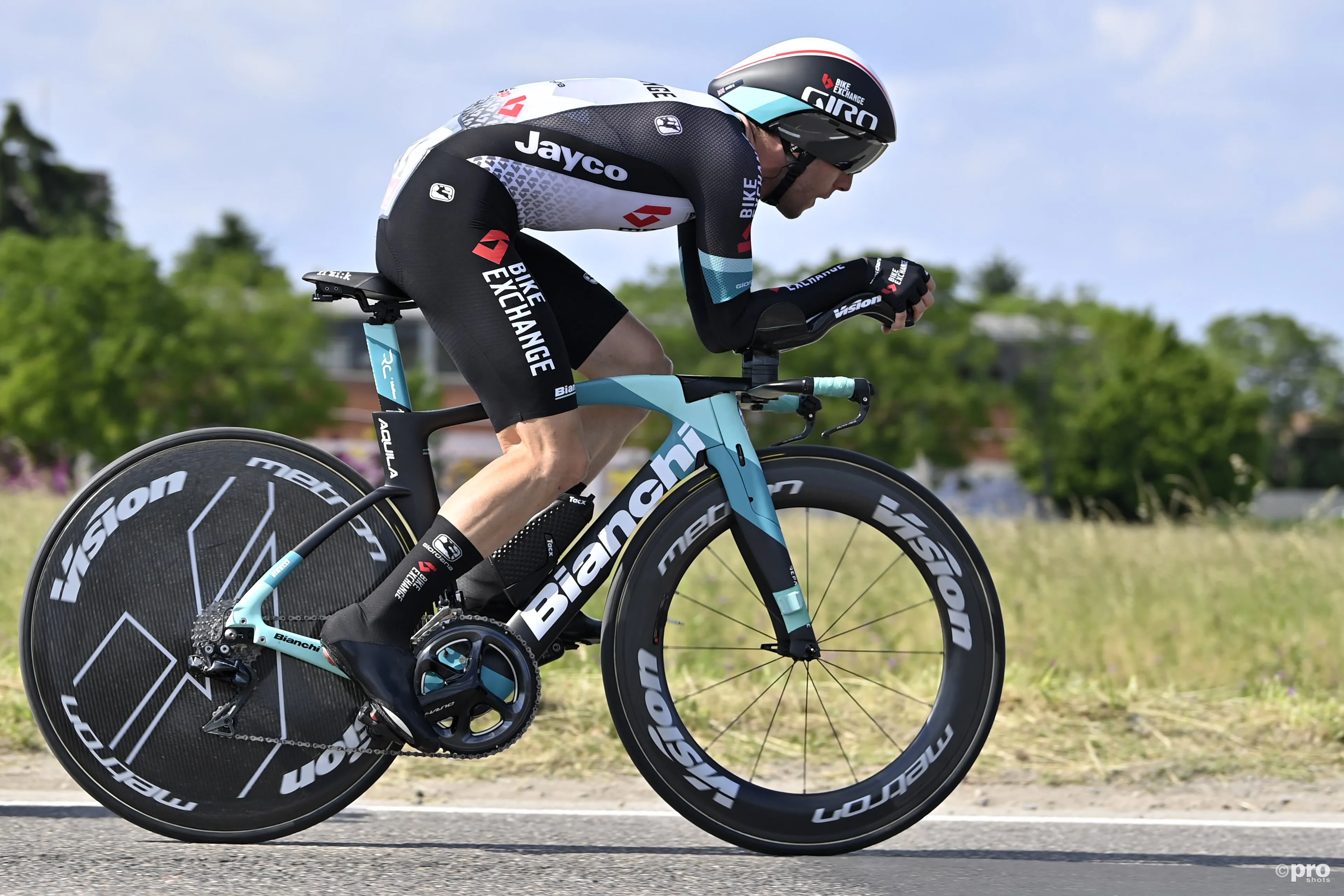 Giro d'Italia: Simon Yates takes surprise win on stage two time-trial