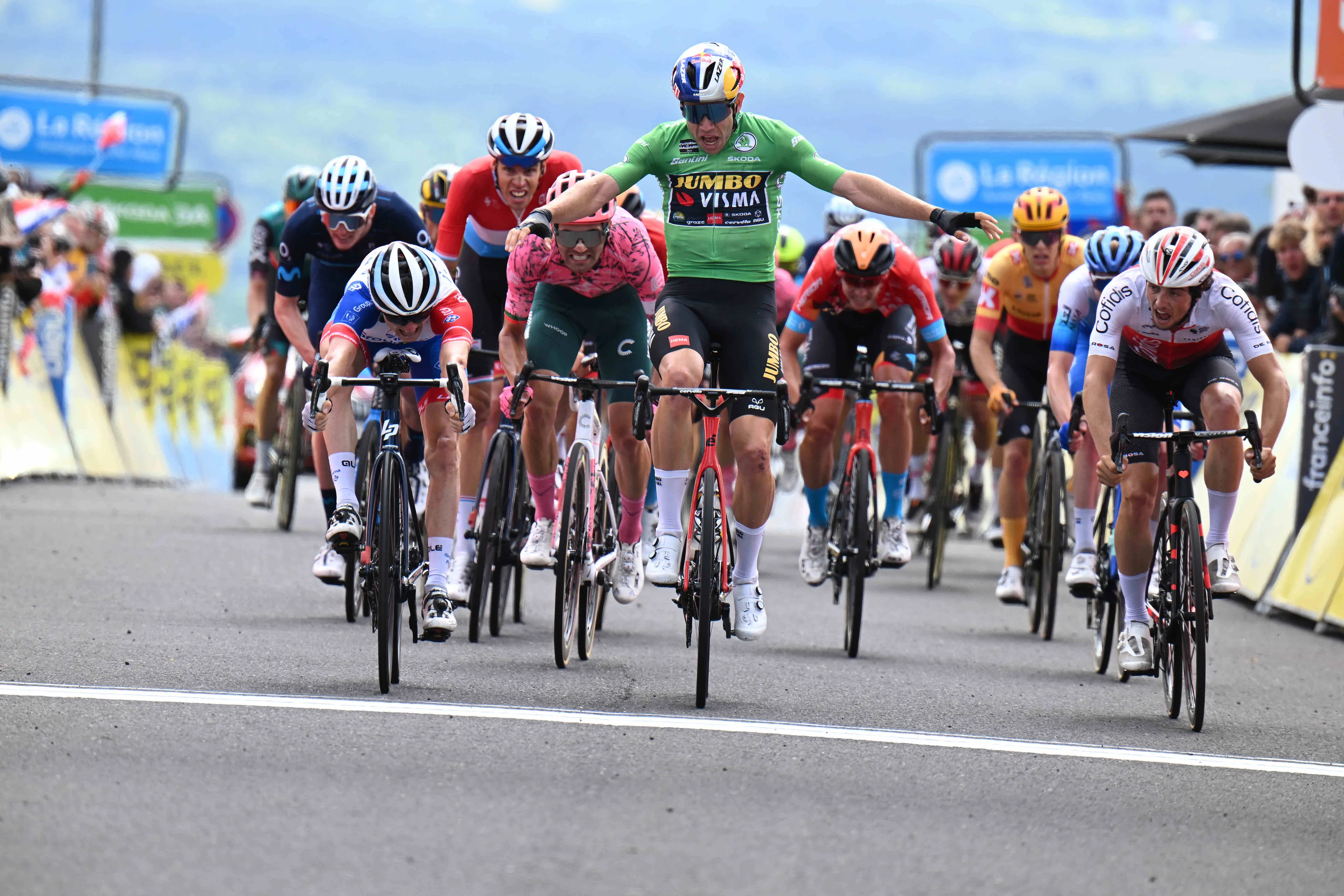 "A rookie mistake. I can't describe it any other way" - Wout van Aert
