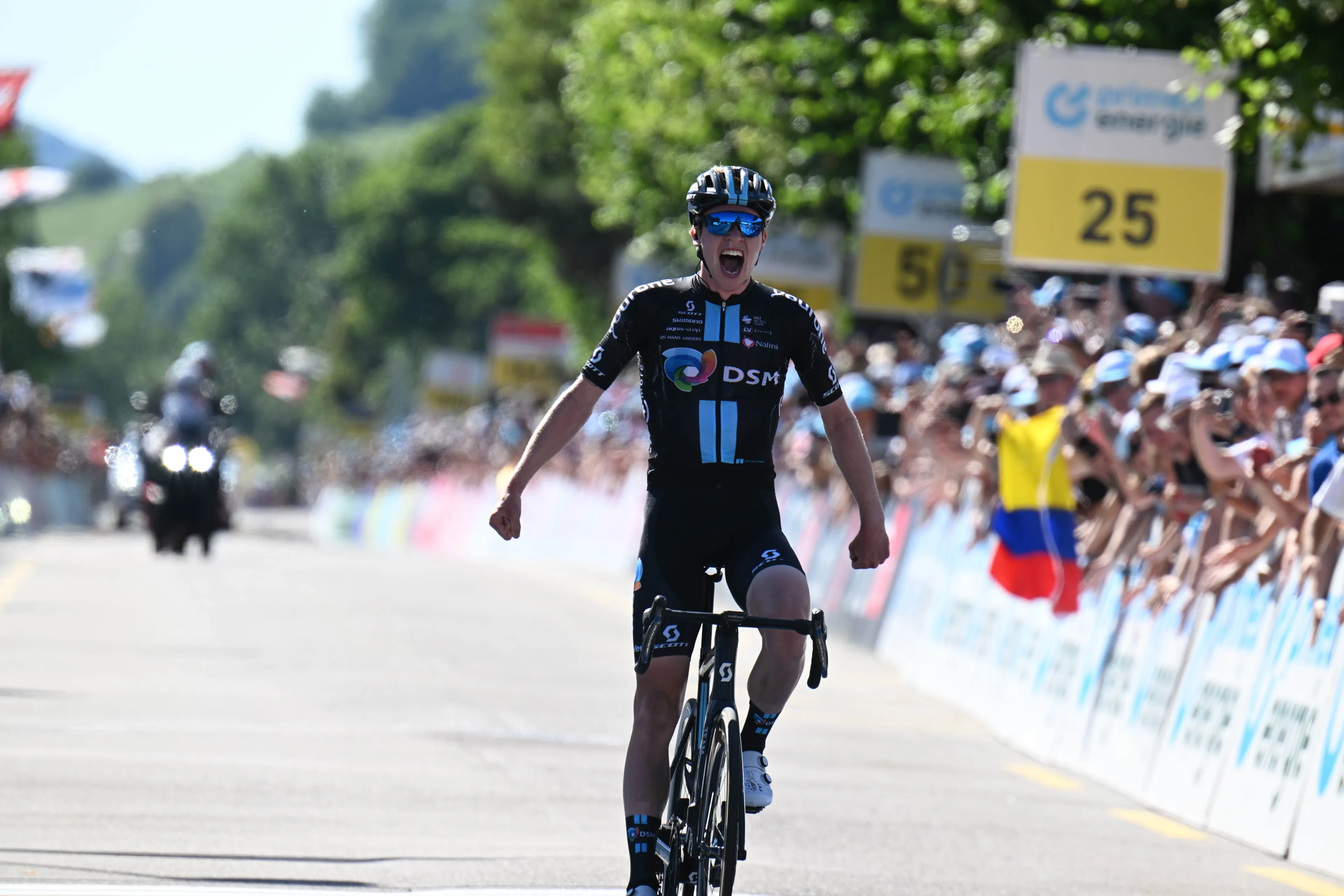 Tour de Suisse: Andreas Leknessund wins stage two after successful breakaway move