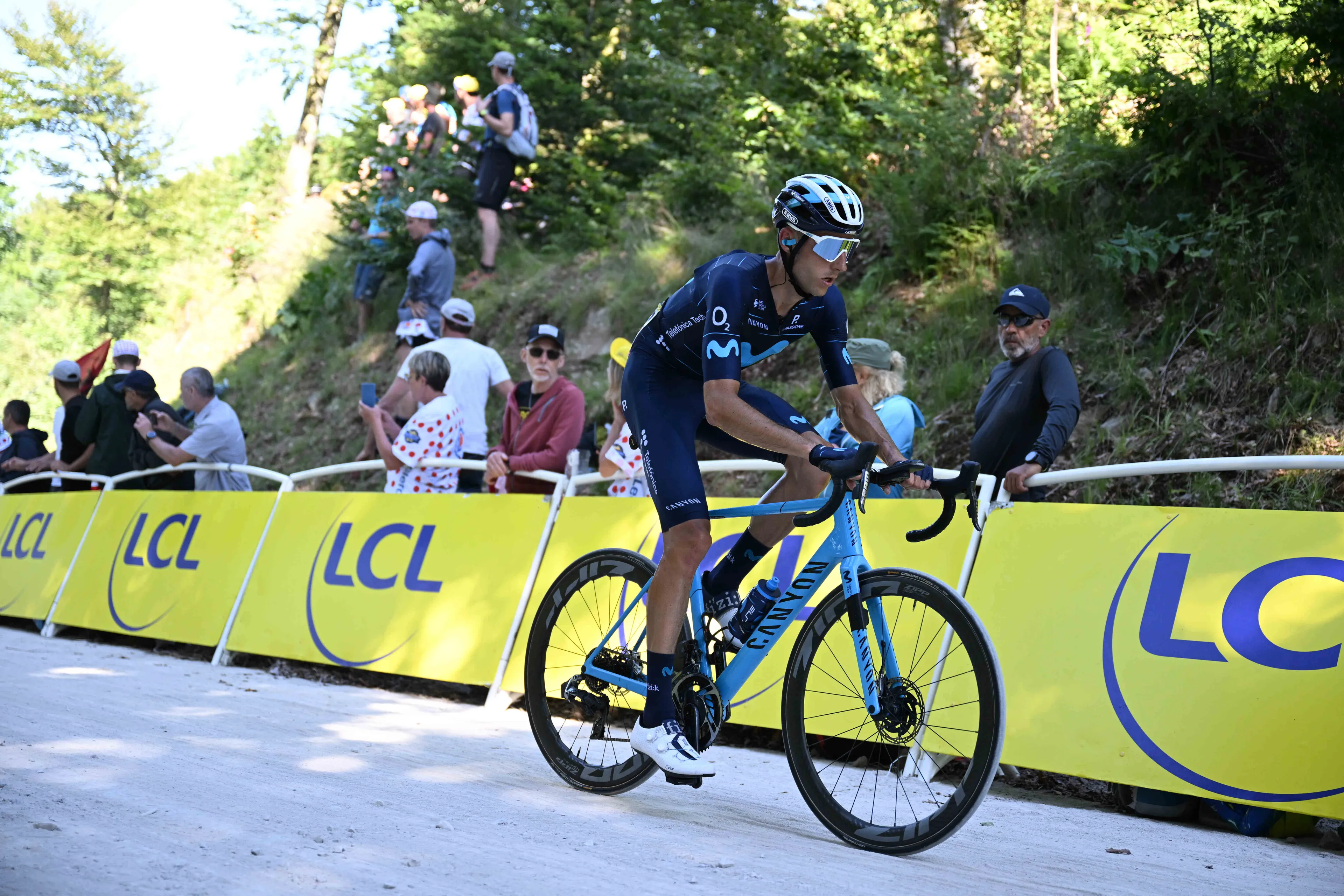 Carlos Verona switches bikes as he focuses on Gravel World Championships