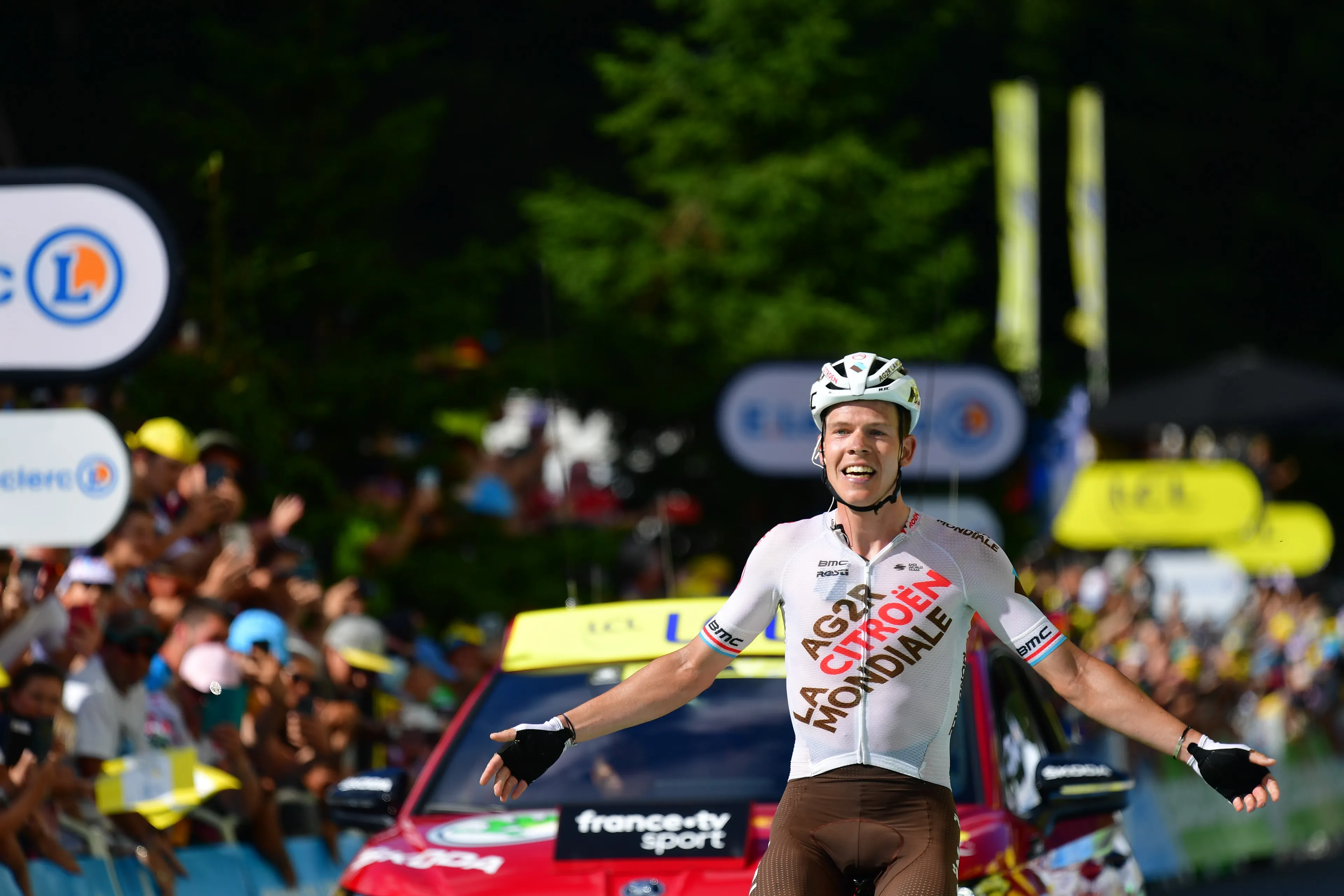 Tour de France: GC stalemate on opening day in the Alps as Bob Jungels returns to best level to win stage nine