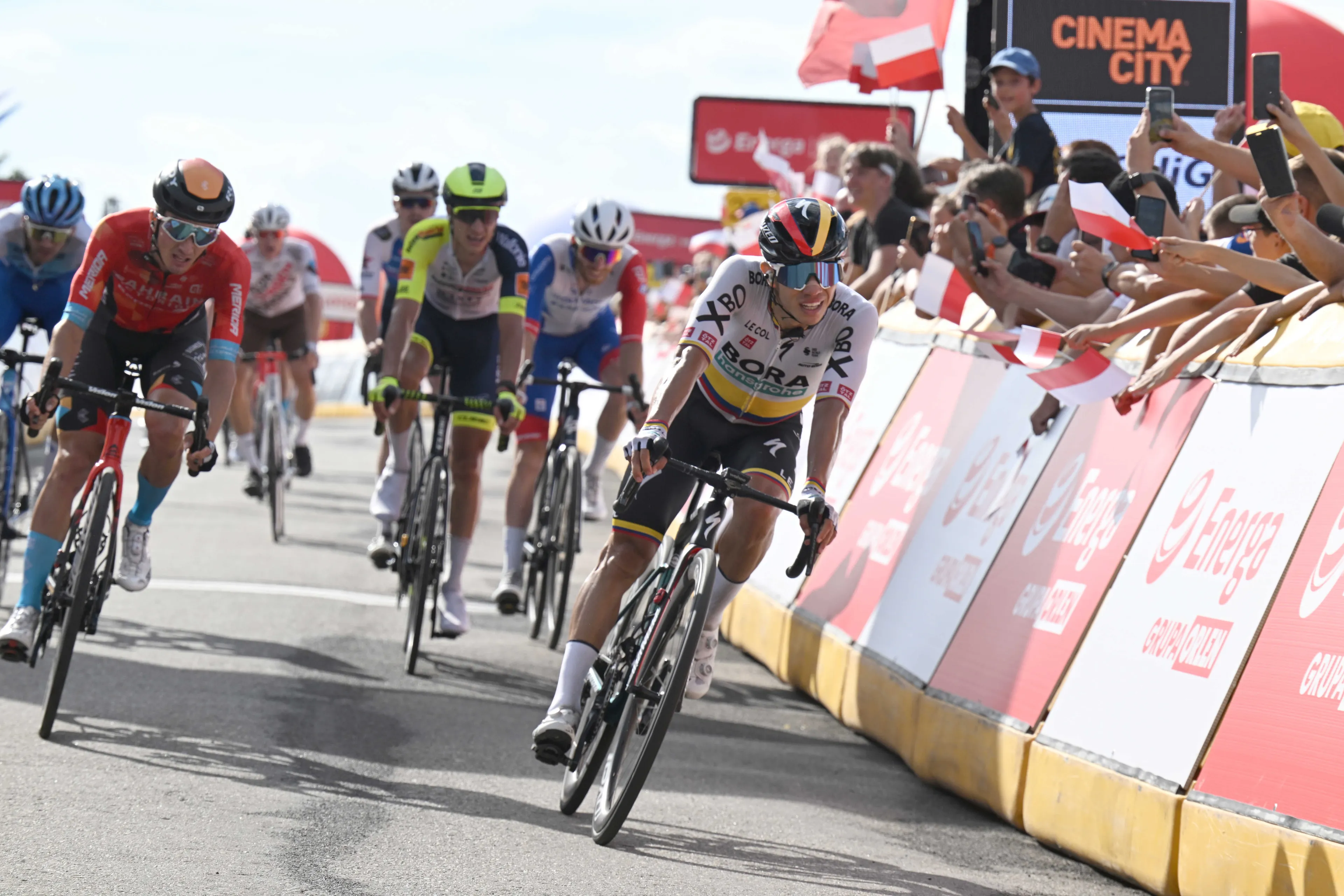 Tour de Pologne: Sergio Higuita wins stage three in brutally steep hilltop finale
