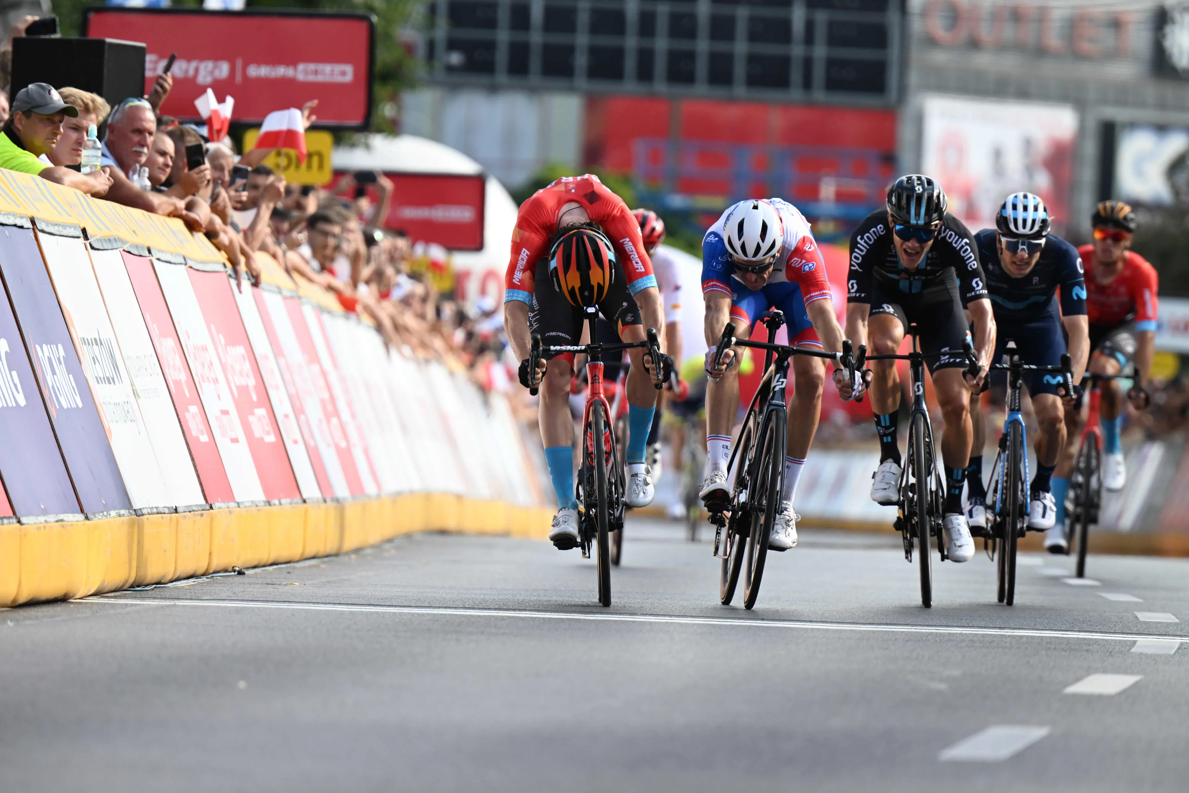Tour de Pologne: Phil Bauhaus wins stage five on crash-marred finale