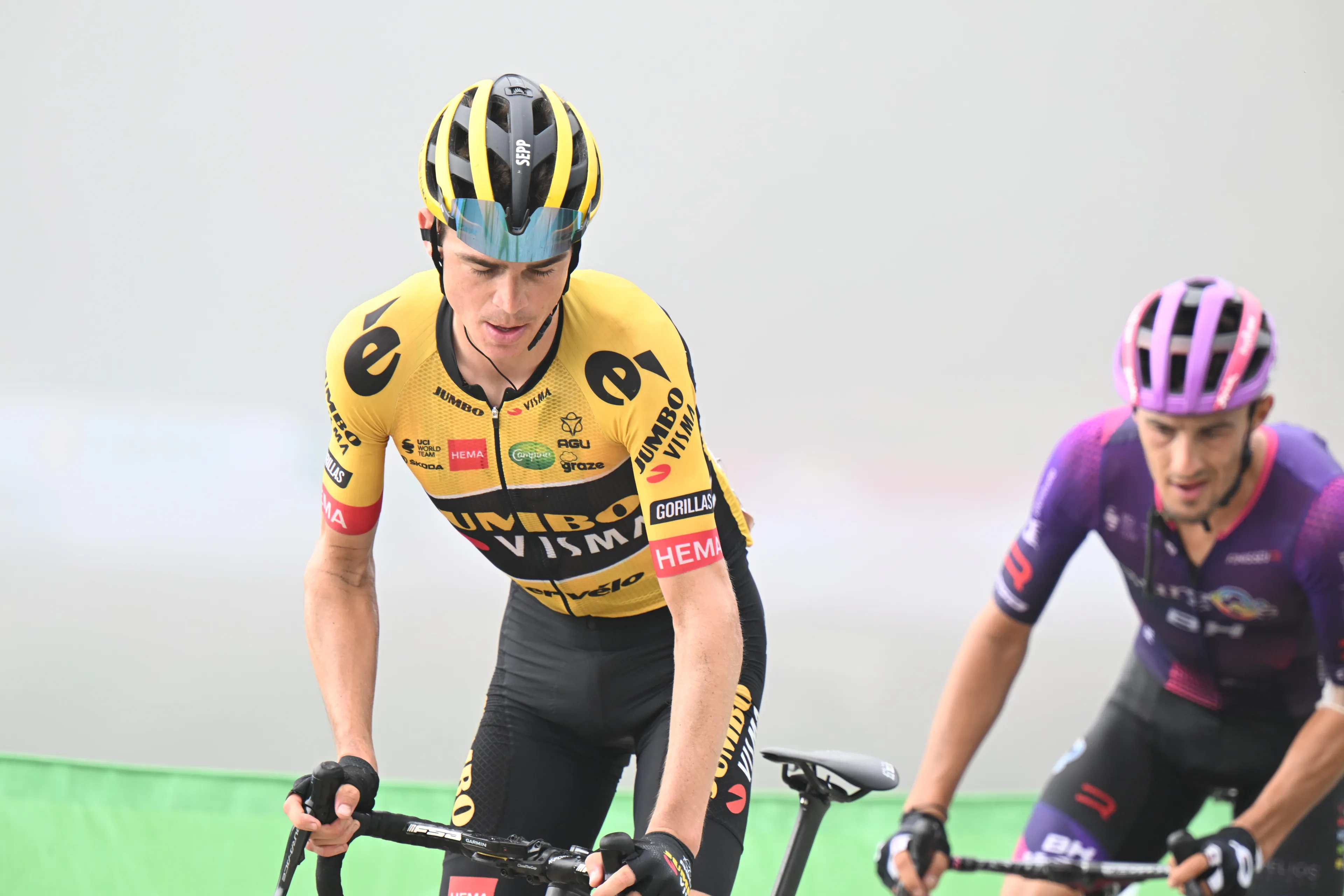 Roglic looses key domestique as Sepp Kuss abandons Vuelta a Espana