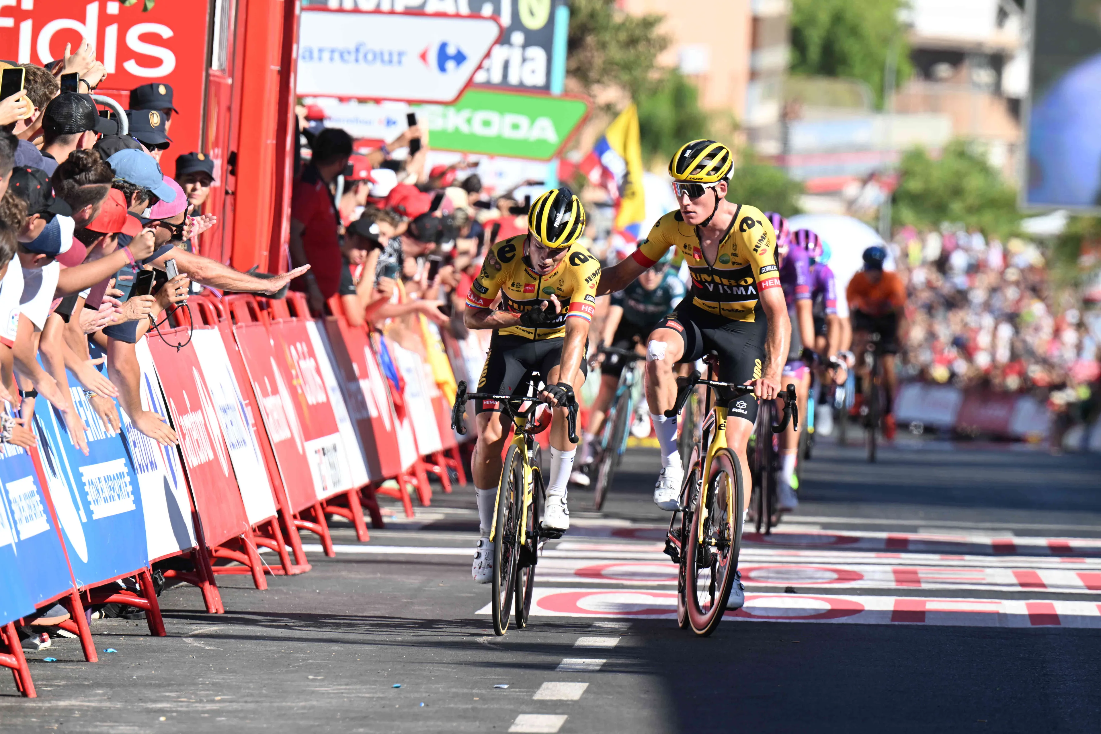 "A good plan then falls apart in the last hundreds of meters" - Jumbo DS talks Roglic's crash