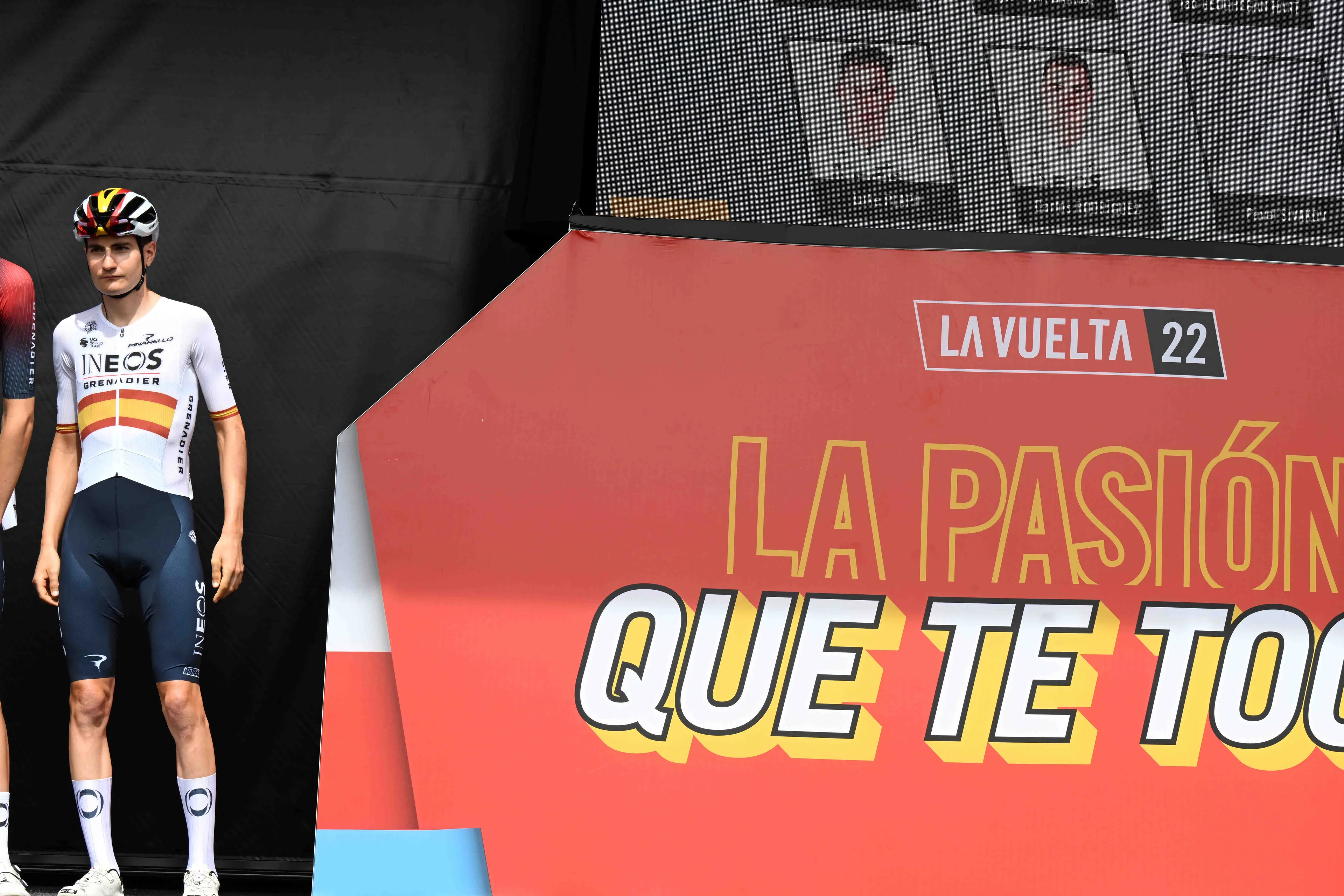 Carlos Rodríguez survives horrific day at Vuelta a Espana to keep Top 5 position