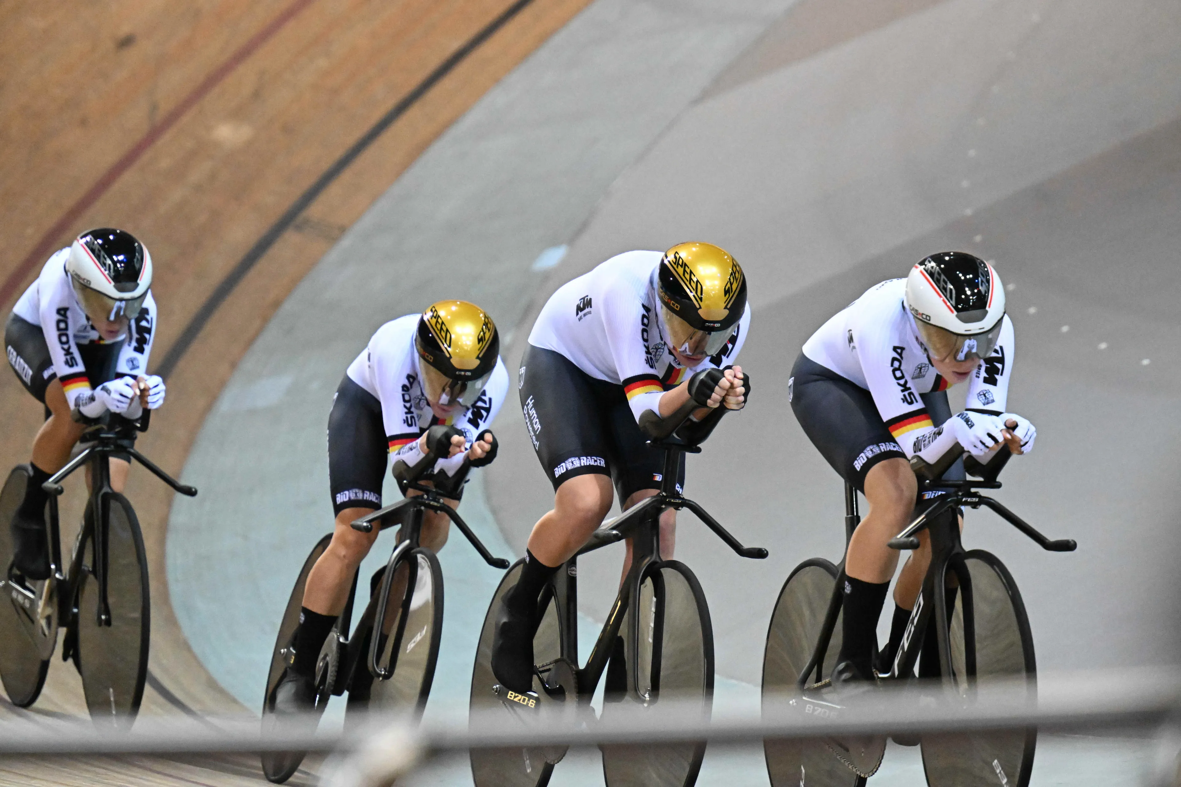 Germany break world record to claim thrilling Women's Team Sprint gold
