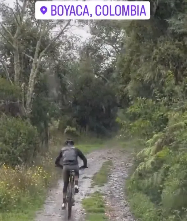 Video: With no contract for 2023 yet, Quintana trains MTB in the rainy Colombian mountains
