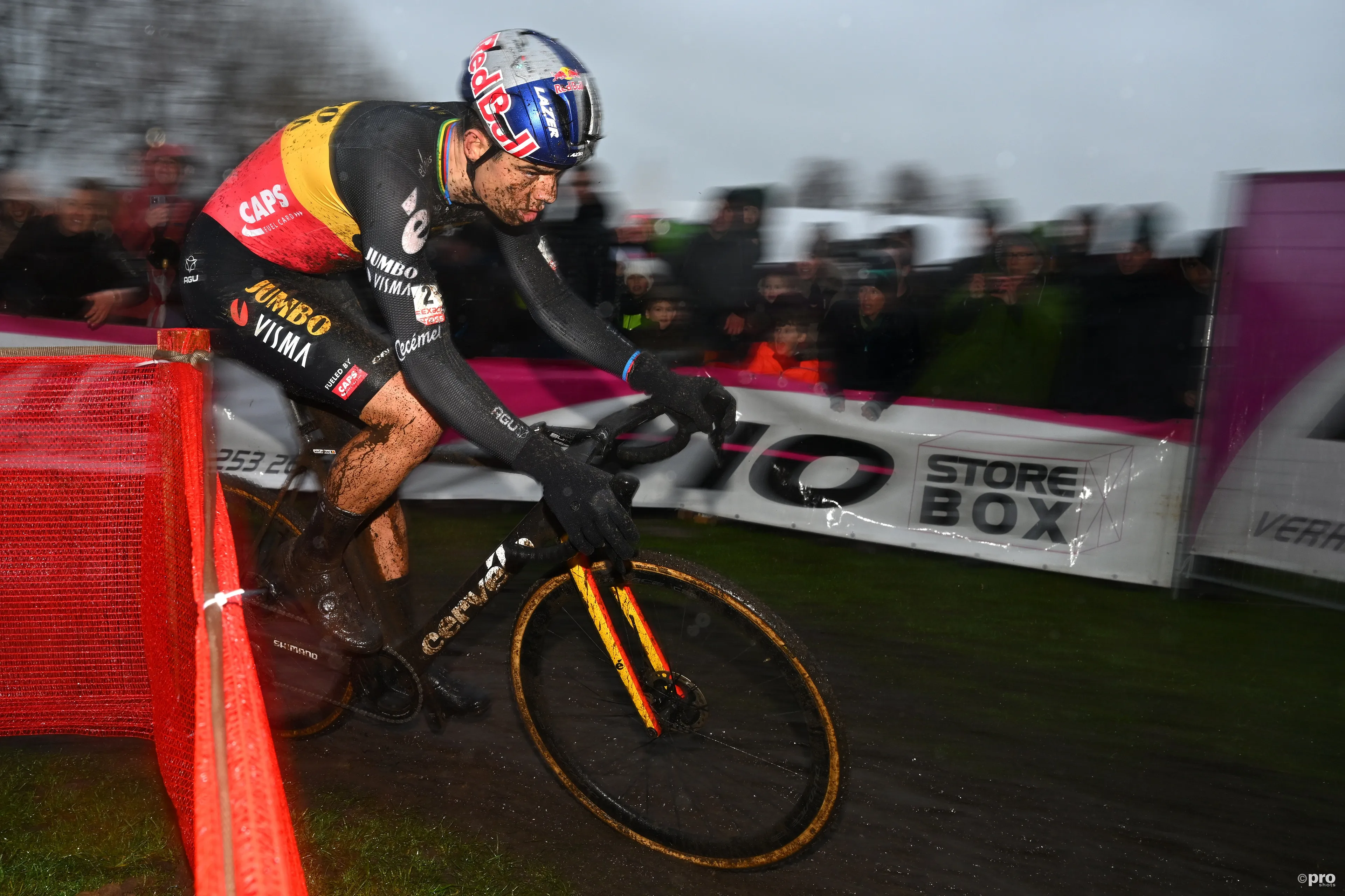 "Mathieu was great, he was on another level" - Little to do for Wout van Aert in another battle with van der Poel