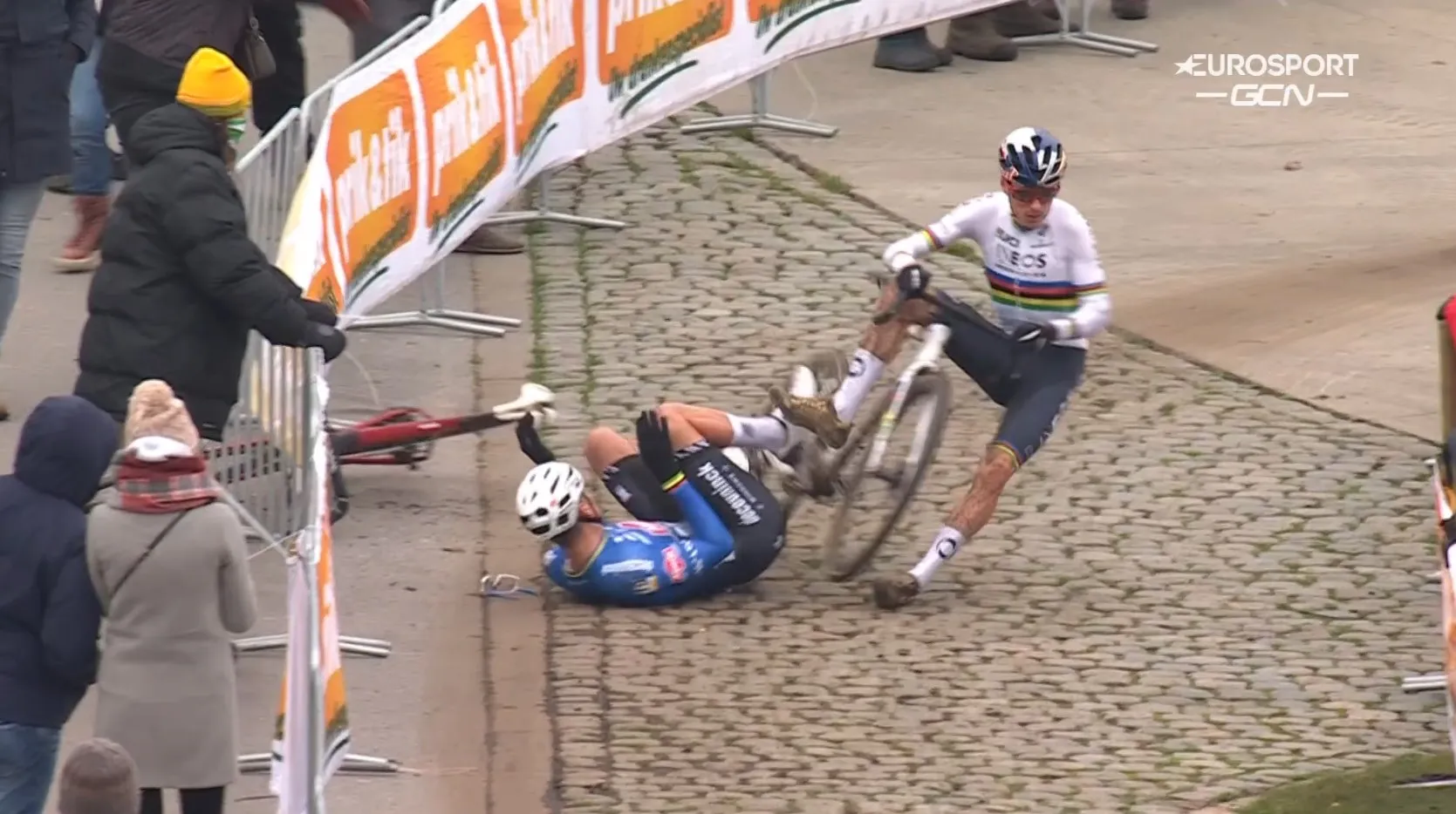 Video: Mathieu van der Poel's crash at Superprestige Boom