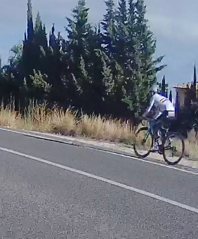 Mark Cavendish spotted riding Astana team's bike - Evidence piles on for shocking transfer