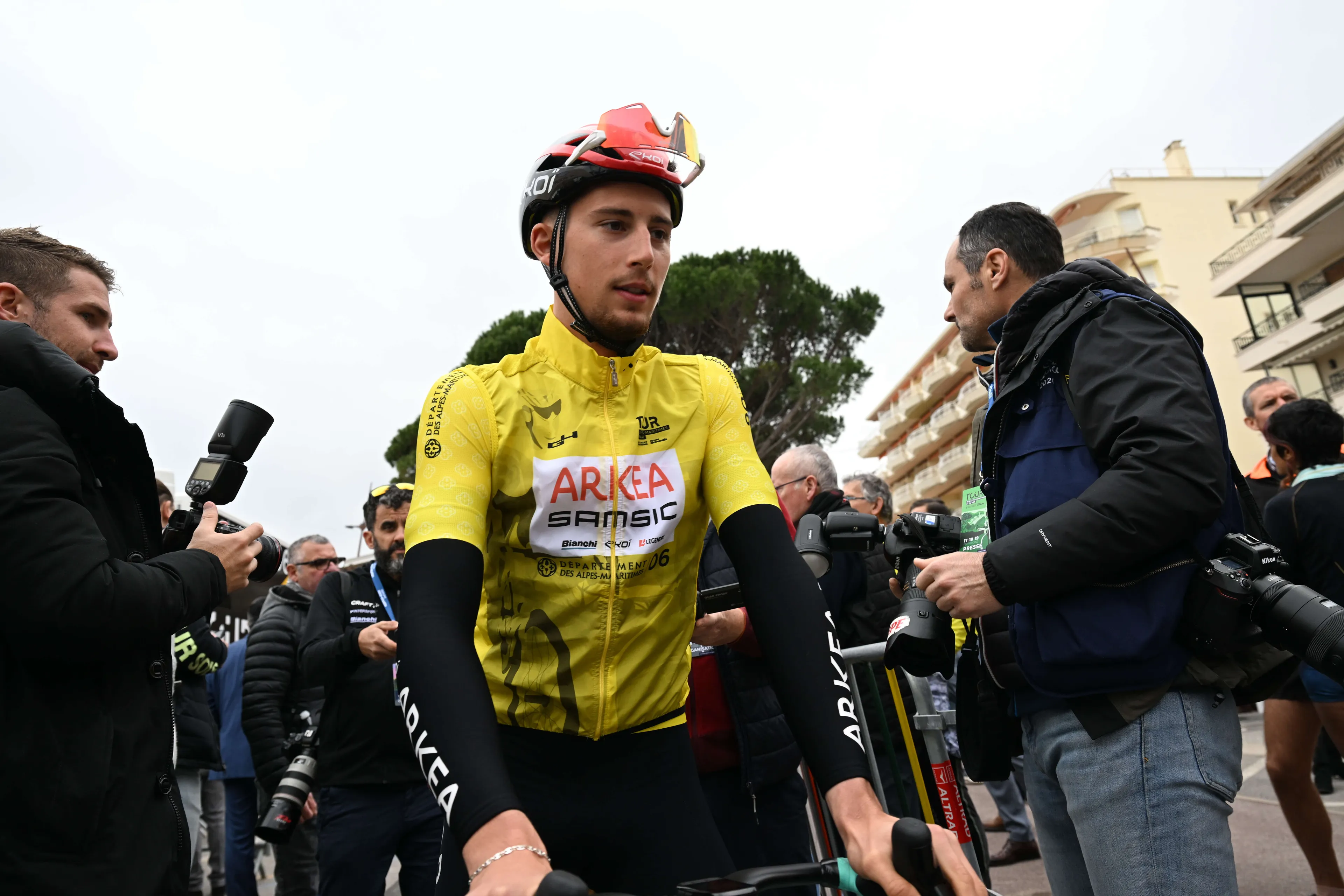 Medical update on Kévin Vauqelin: “Since the prologue, Vauquelin has been suffering from pain in his left hip"