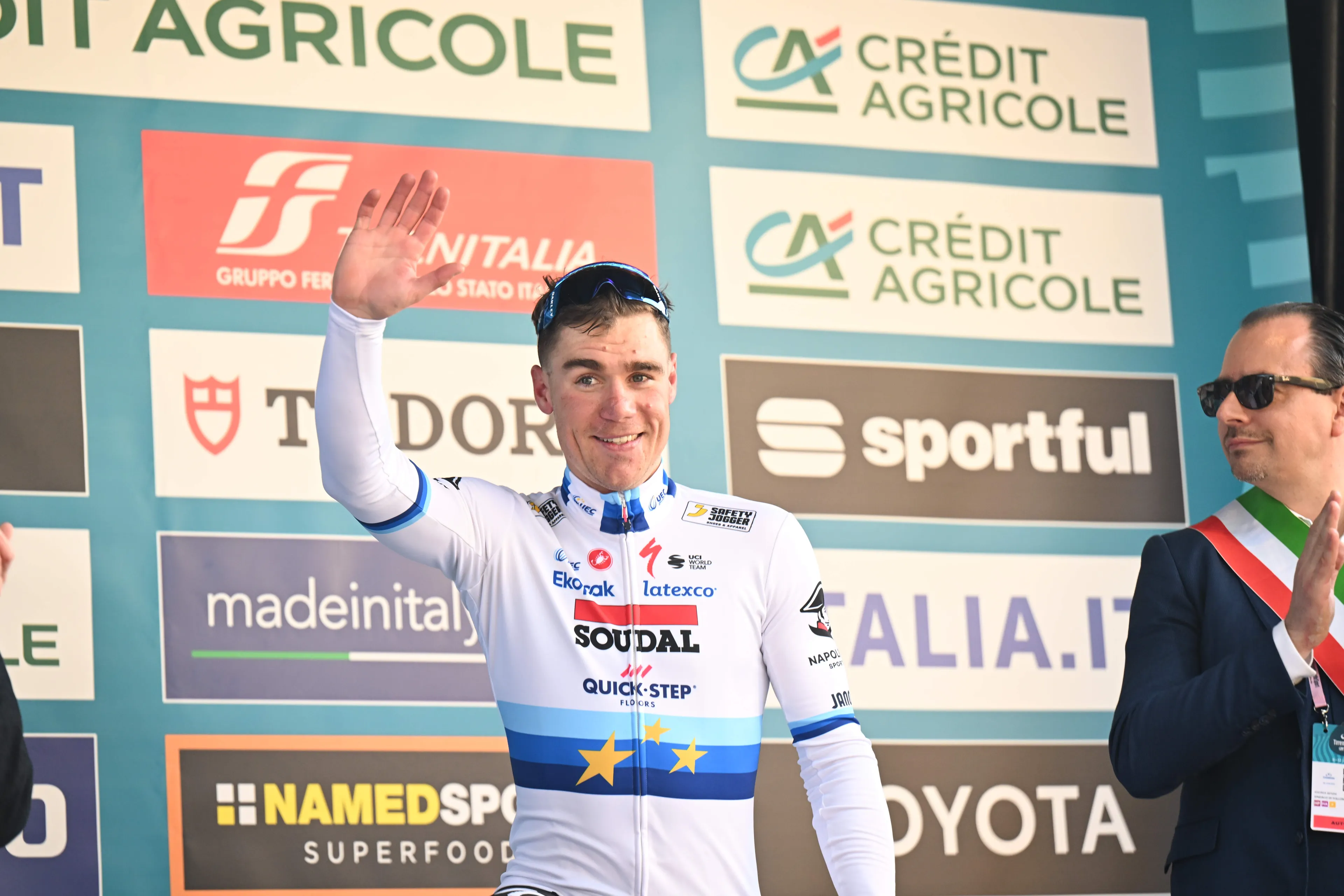 Fabio Jakobsen wins final Belgium Tour stage but points out dangerous finish: "A corner three hundred meters from the finish is asking for trouble"