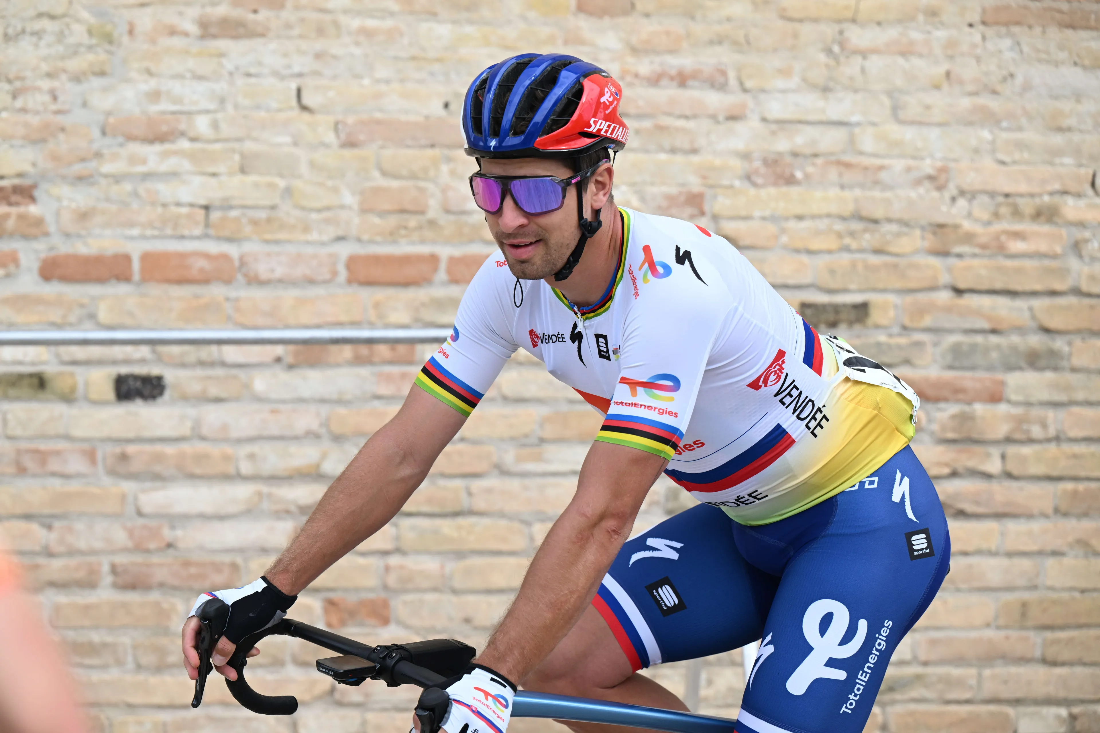 Peter Sagan swaps cycling for trading and wins Flowbank Championship ahead of famous names such as Anthony Joshua and Israel Adesanya