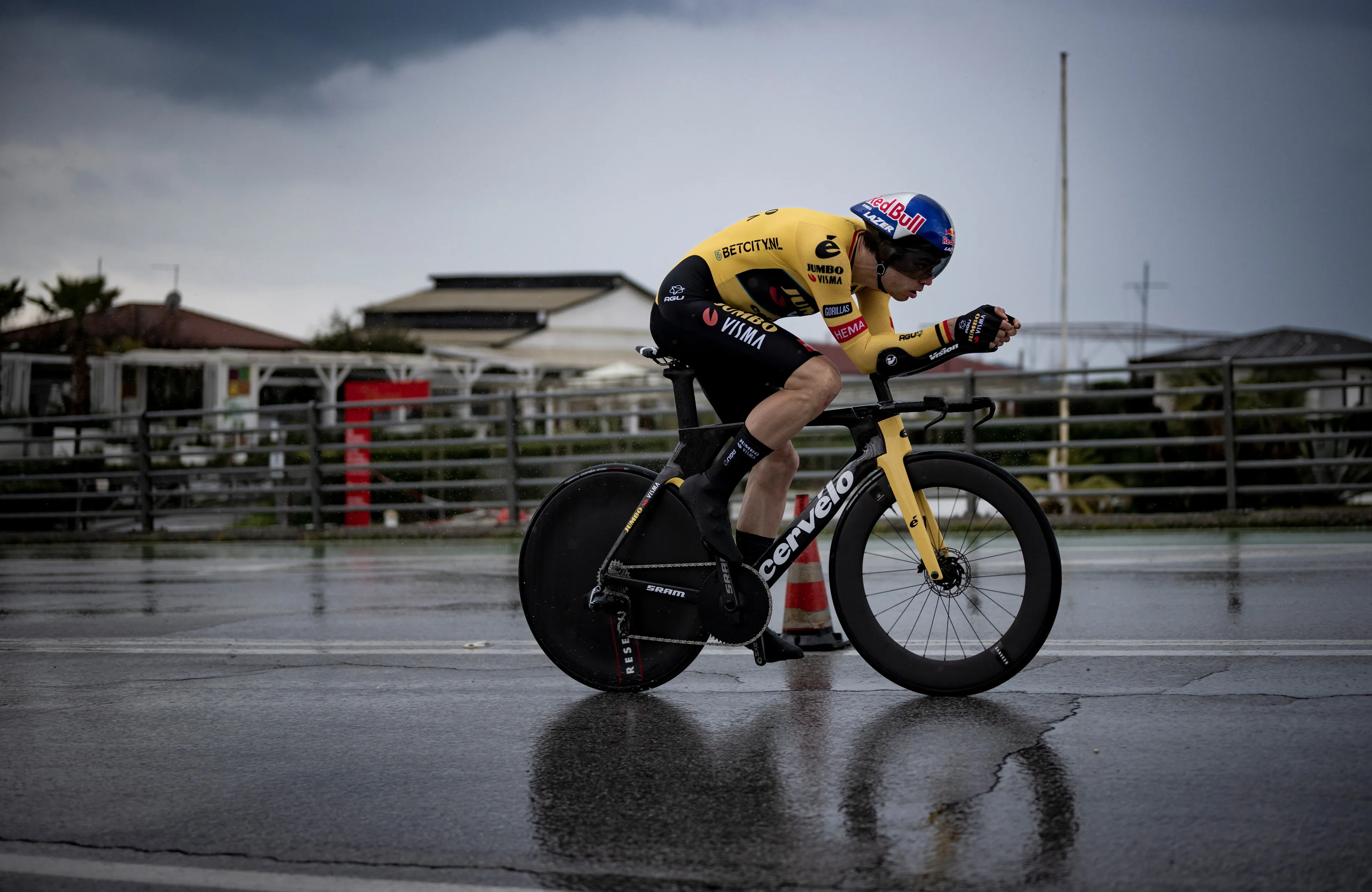 Wout van Aert to show off new time-trial position at the Tour de Suisse: "Larger riders have been given more space, so we experimented with that"