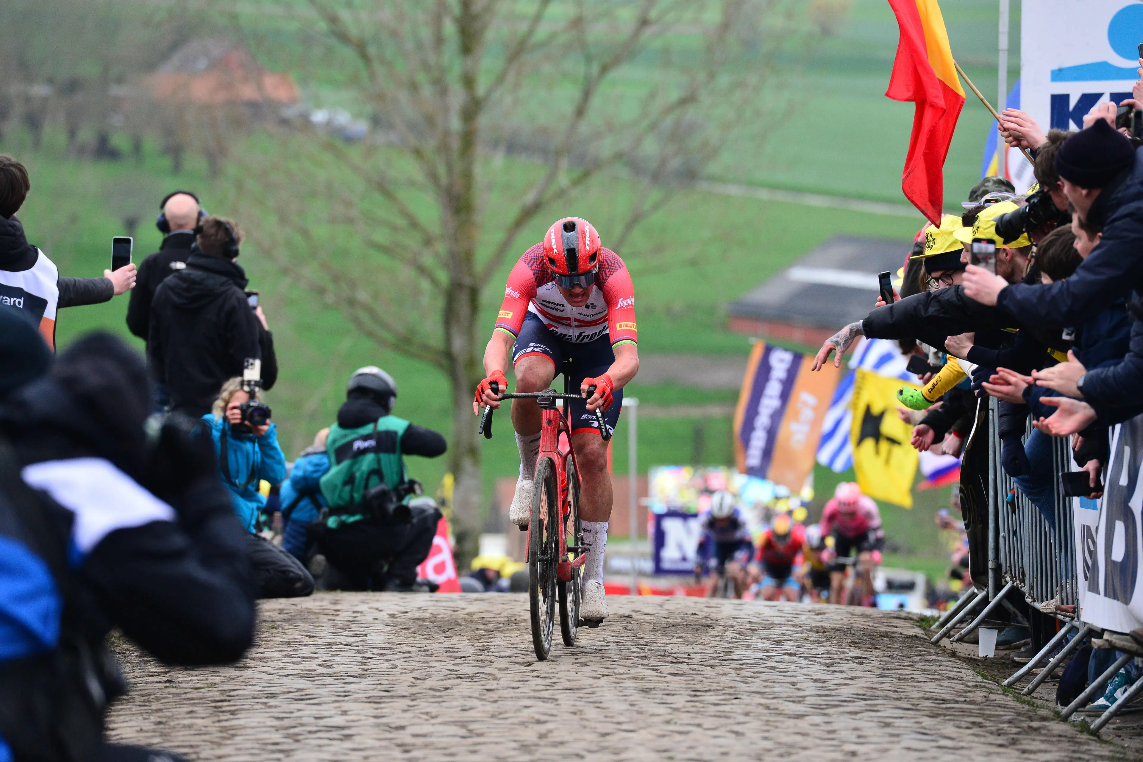 Mads Pedersen hits back at Wout van Aert critics: "Completely bullsh*t and you should give him some more credit"