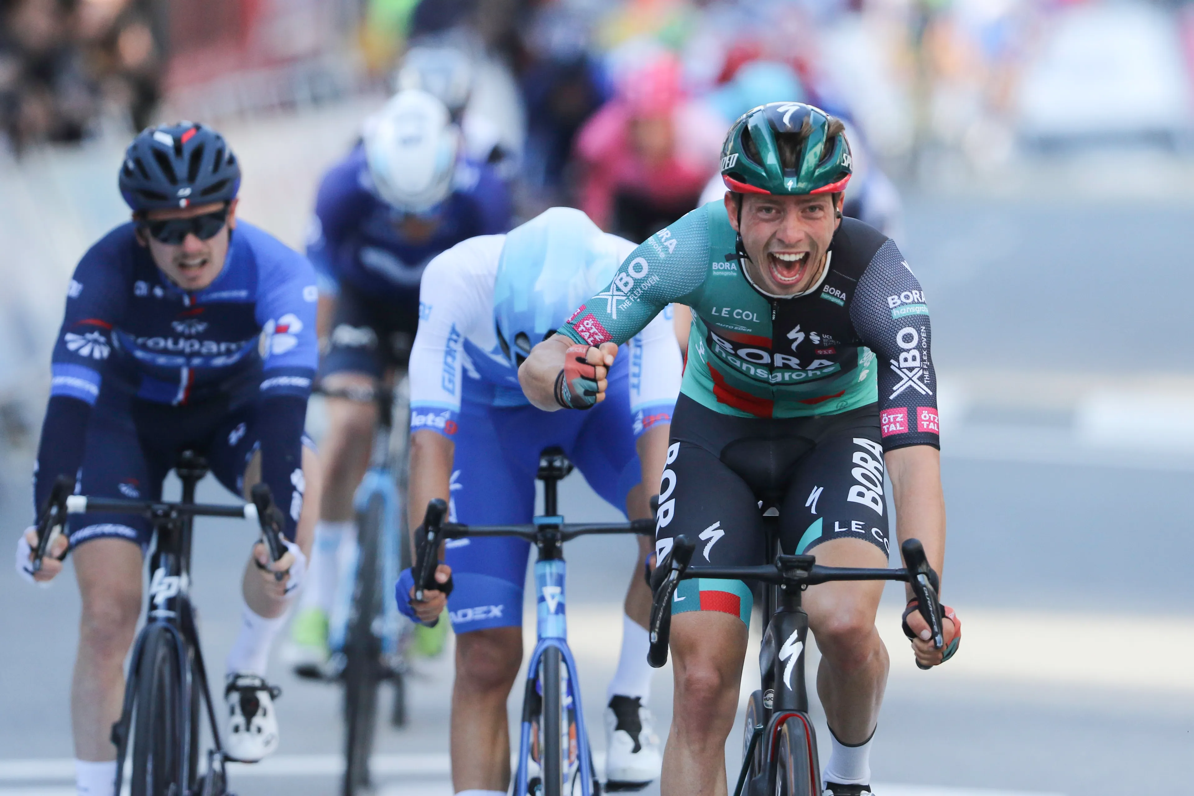 Ide Schelling shows downhill expertise to claim victory on stage two of Itzulia Basque Country