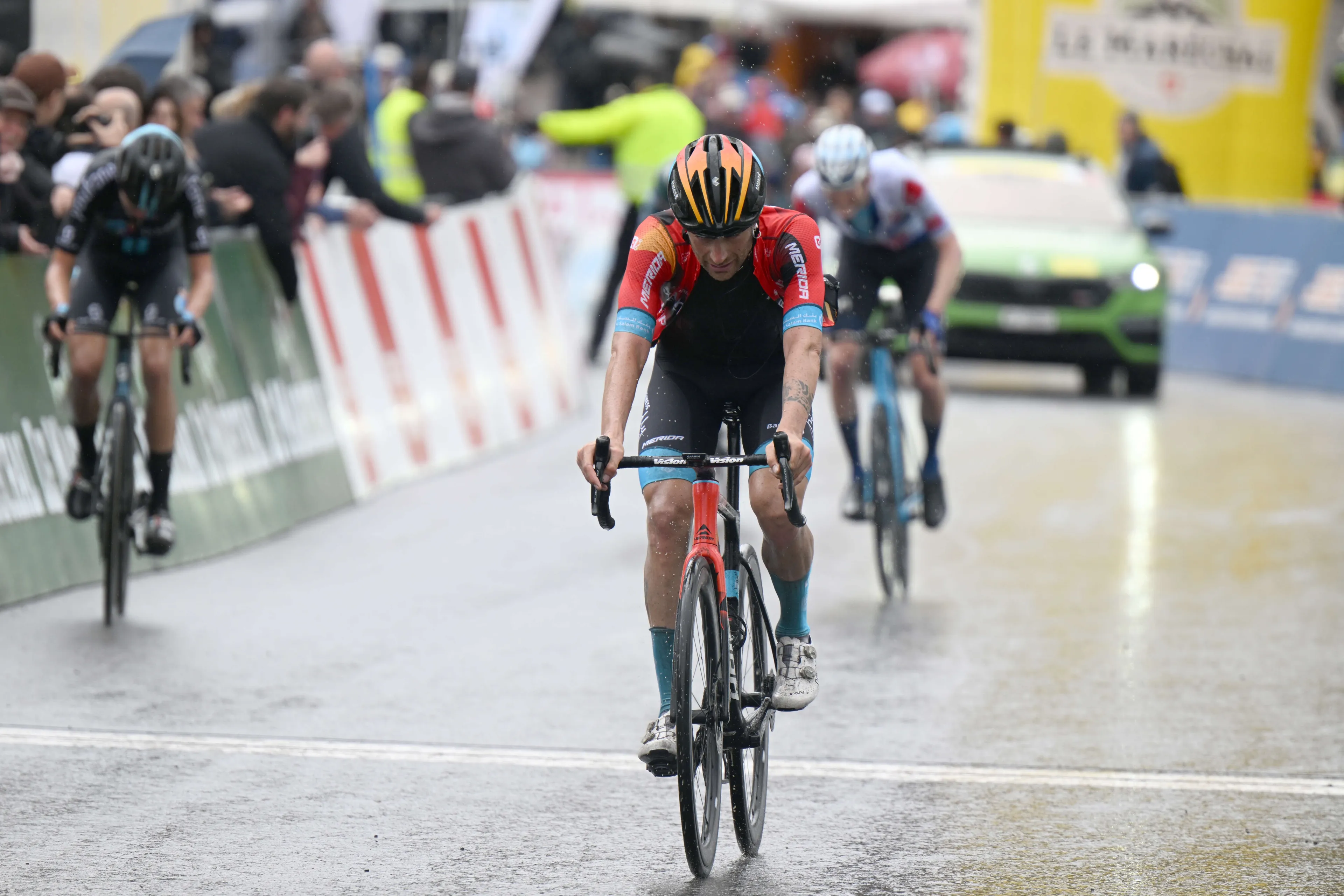 Damiano Caruso on the podium of Tour de Romandie following strong performance on queen stage: "This gives me morale in view of the Giro"