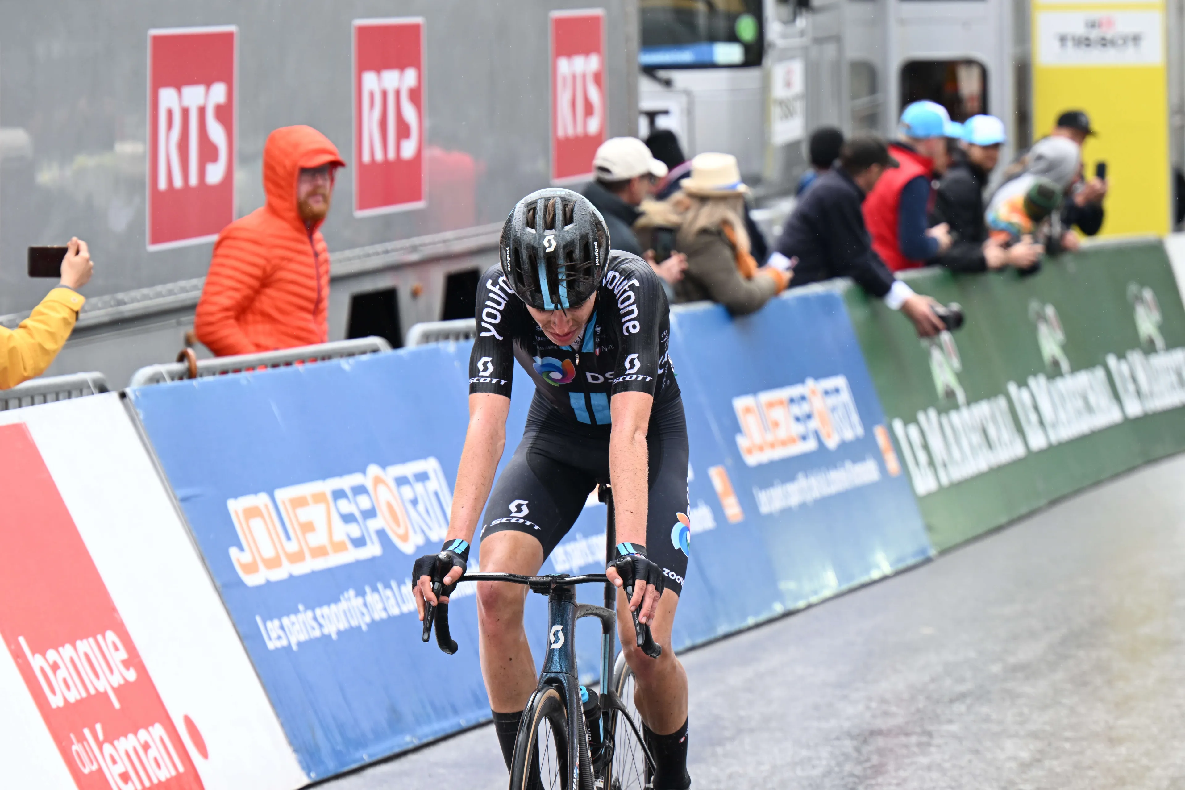 "Racing for the victory is a nice feeling" - Max Poole the revelation of Tour de Romandie, at the doors of the podium
