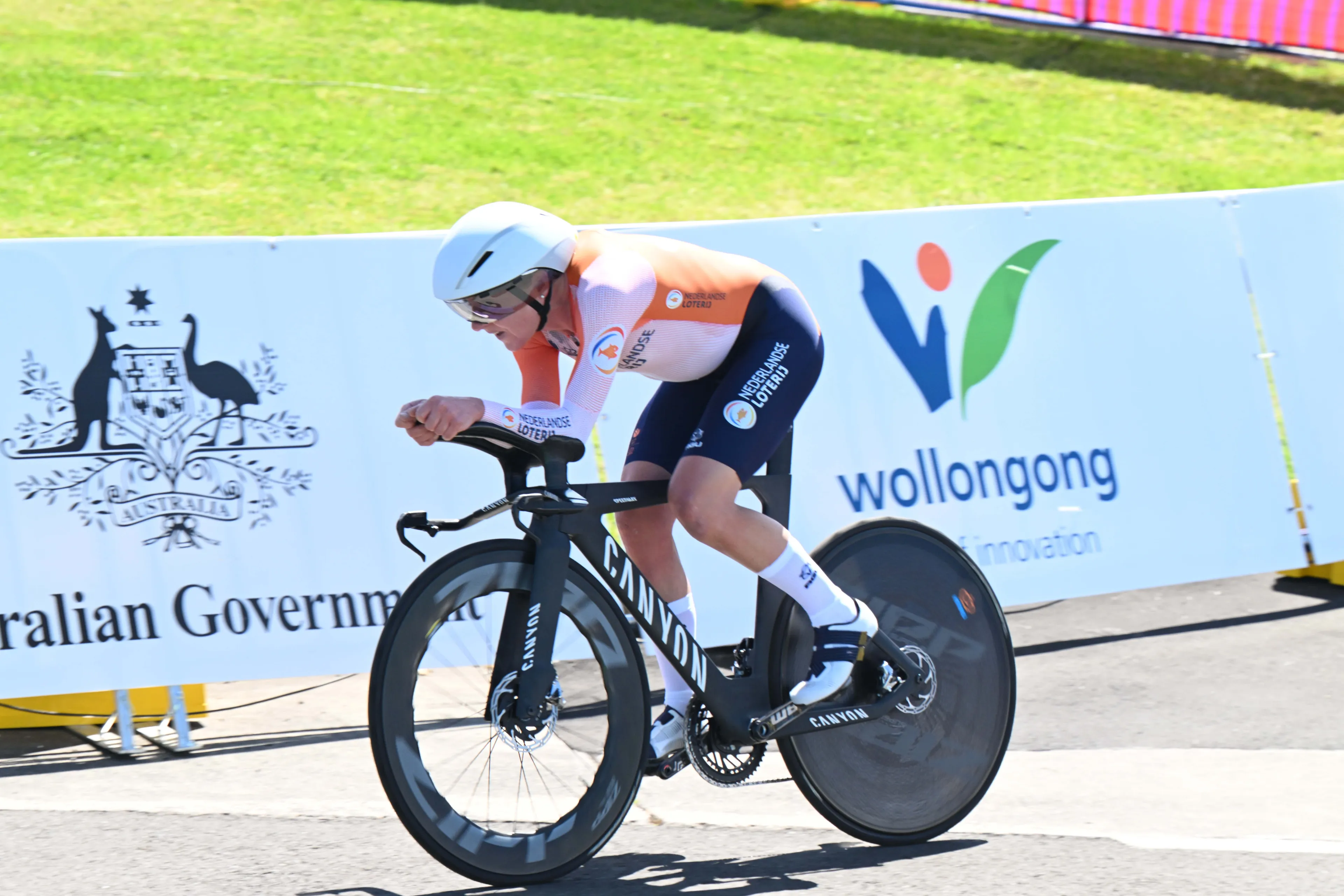 "Maybe it would be better to ride the time trials on regular bikes again" - Annemiek van Vleuten thinks training on time trial bikes has become too dangerous