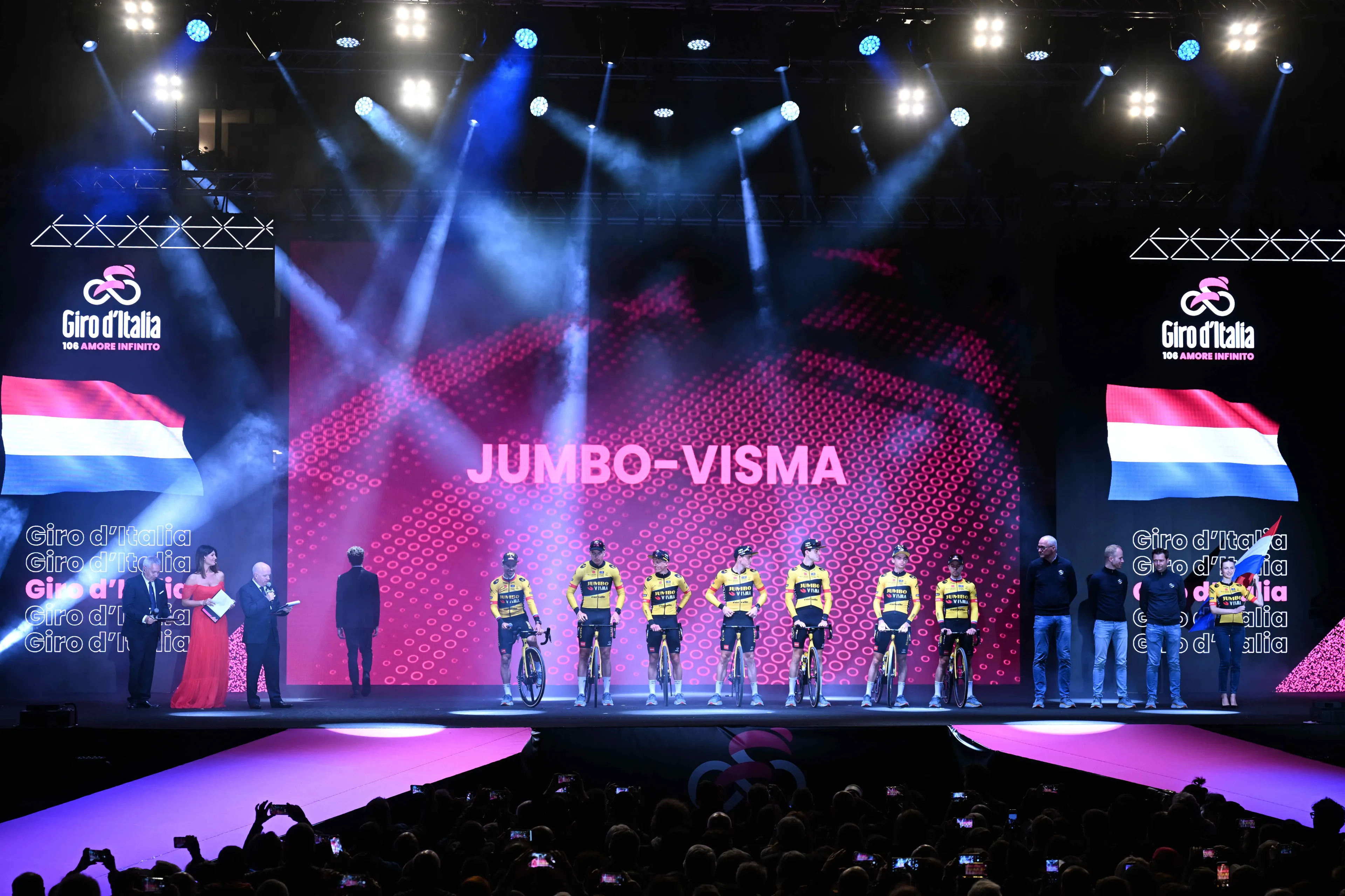Jumbo-Visma cool interest in Junior World Champion Albert Philipsen: “There are four teams left and they have one chance"