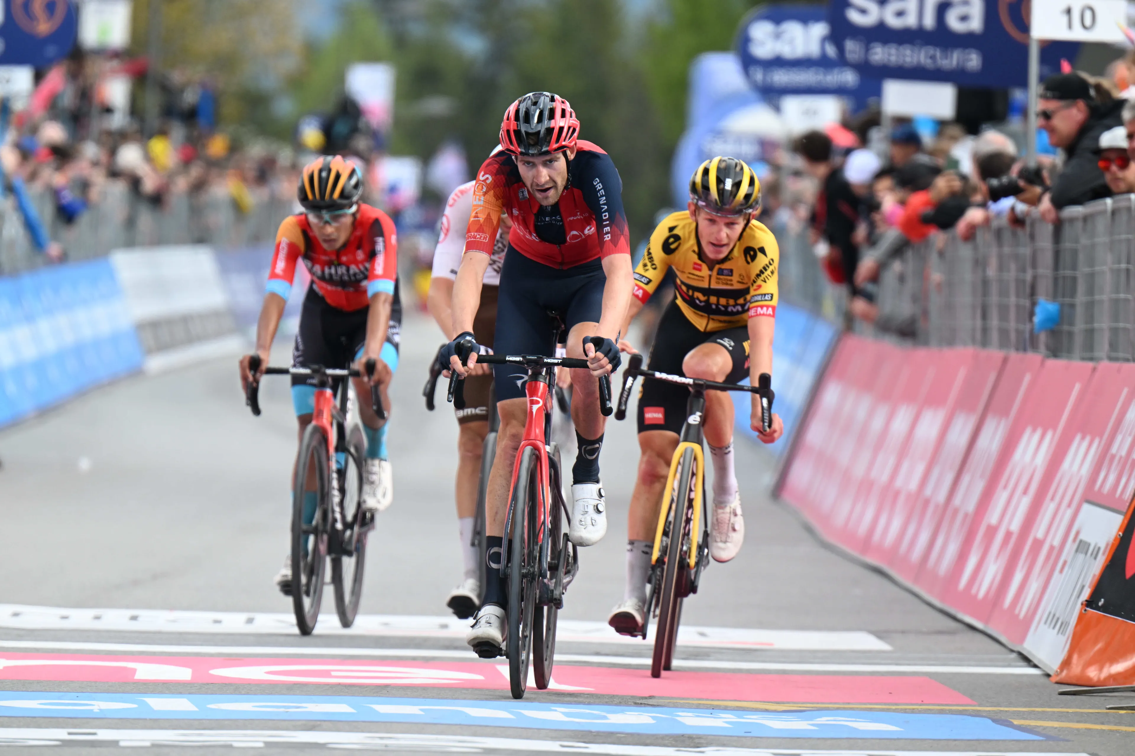 "It was quite a stressful day, waiting in the bus all day" - Laurens de Plus excels for INEOS on unique stage at the Giro d'Italia