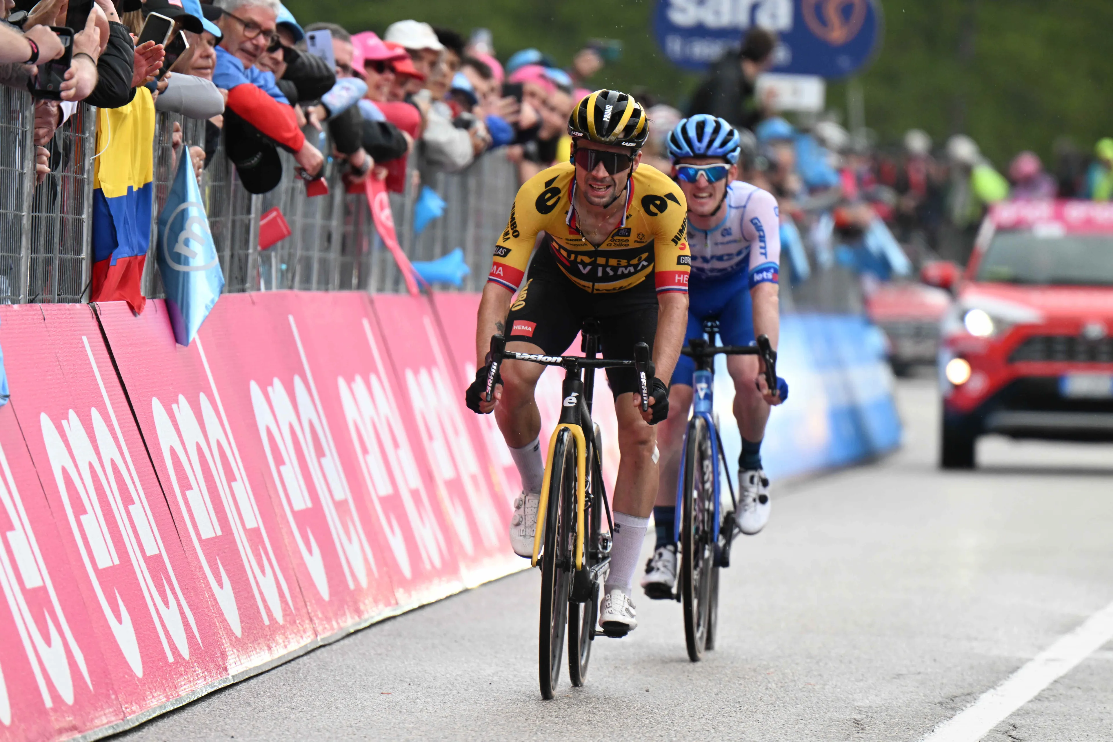 "It's not what we expected" - Jumbo-Visma disappointed after day-long work at Giro d'Italia sees Primoz Roglic loses time