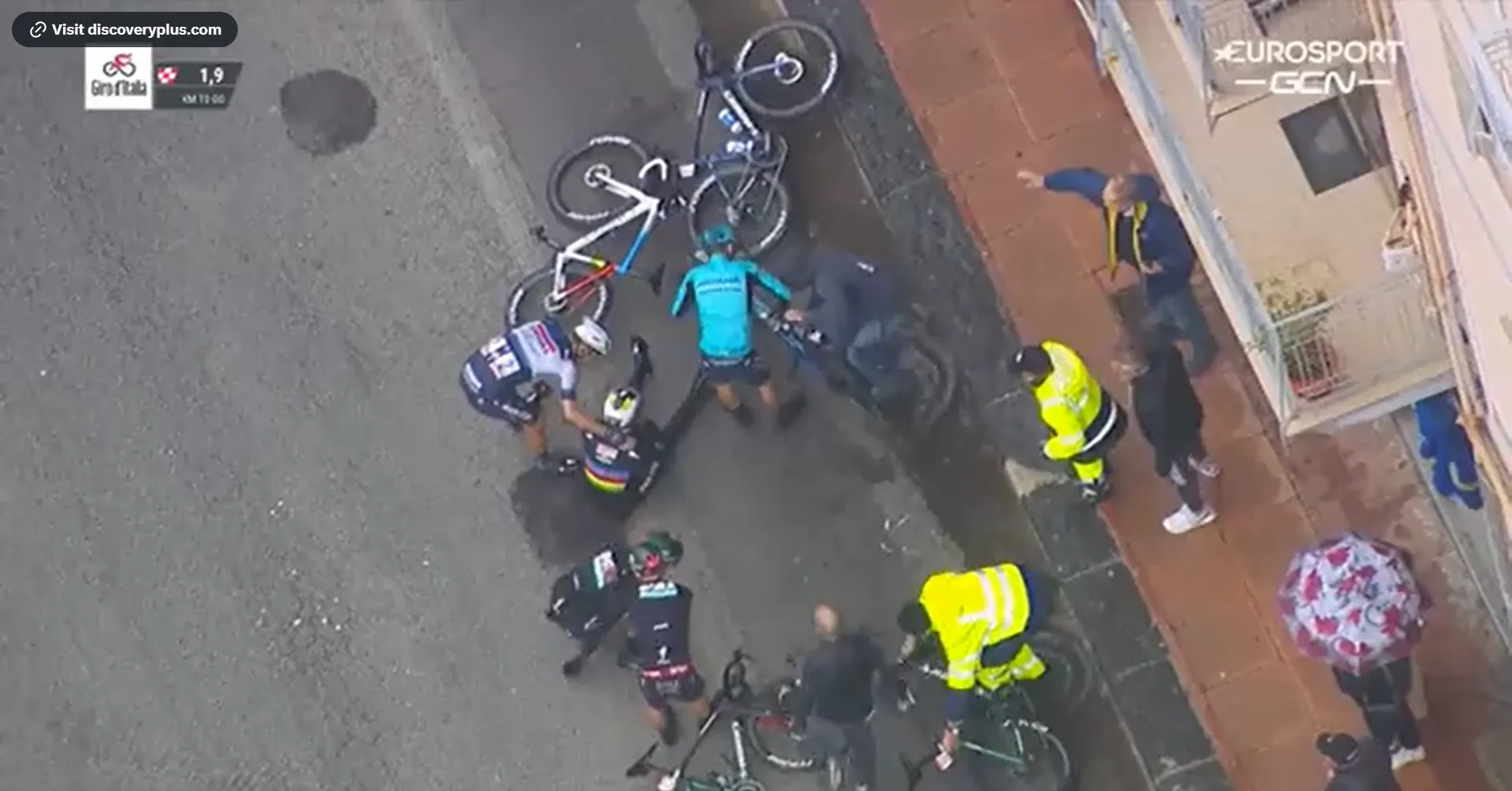 VIDEO: Remco Evenepoel hits the deck for the second time on chaotic stage 5 of the Giro d'Italia