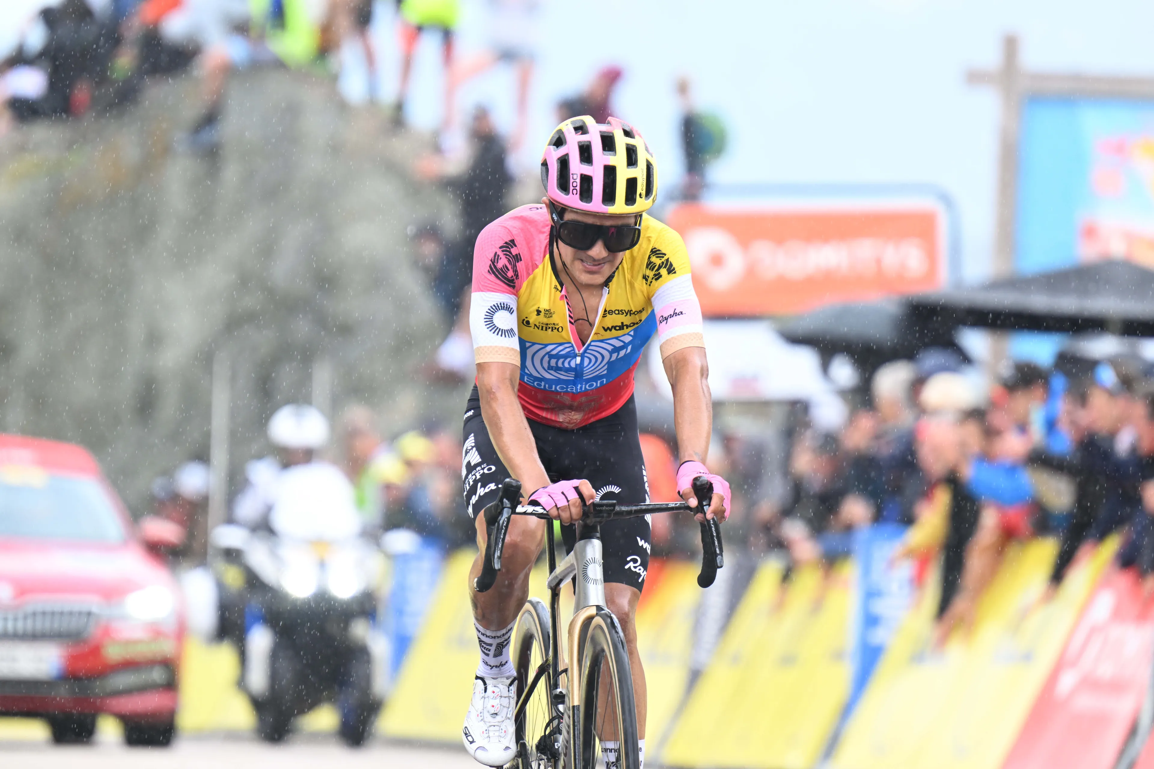 “I can ride with freedom here" - Richard Carapaz on his 'free role' at Tour Colombia