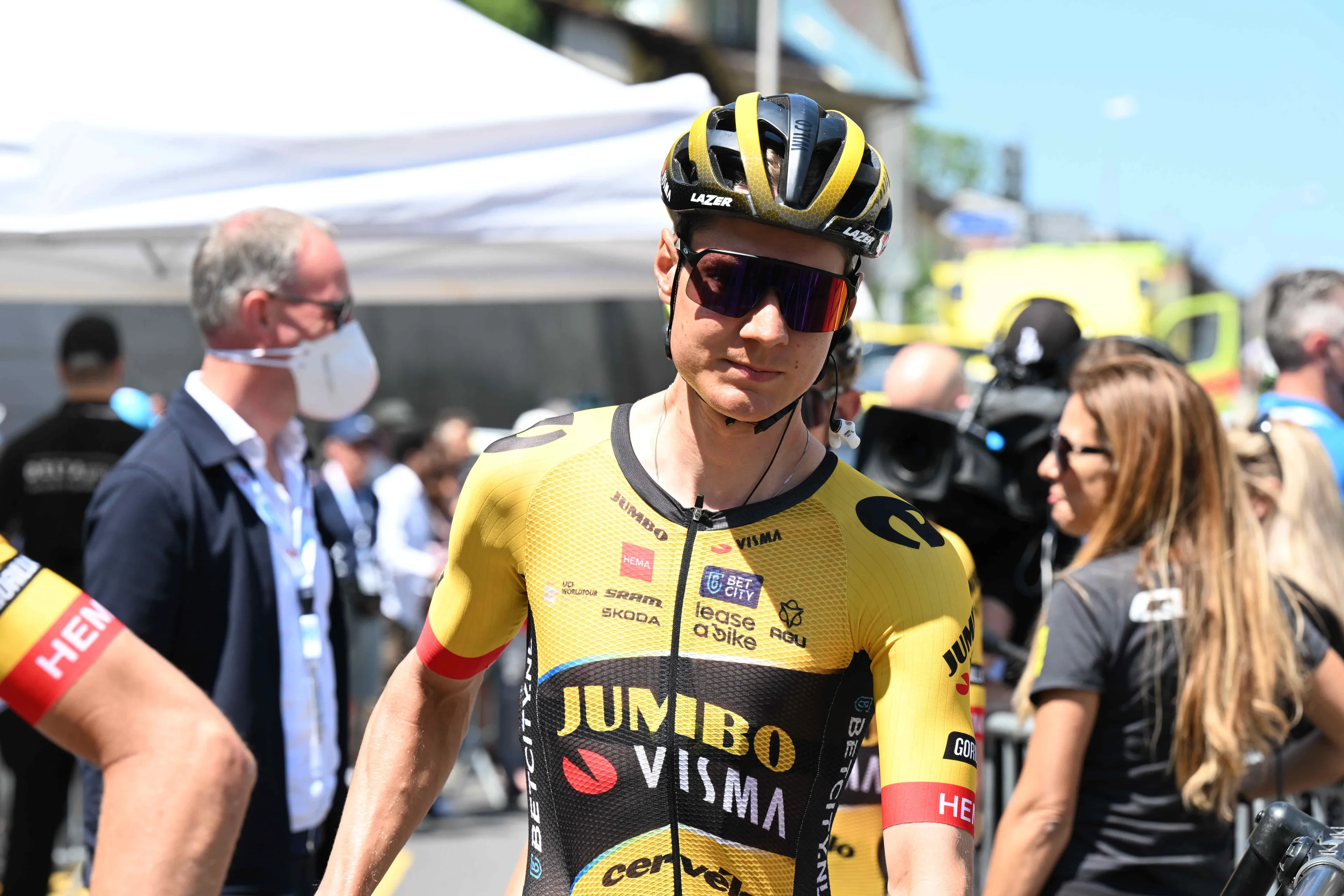"It certainly could have made the difference today" - Wilco Kelderman laments the lack of help from Jonas Vingegaard in final chase on stage 2 of the Tour de France