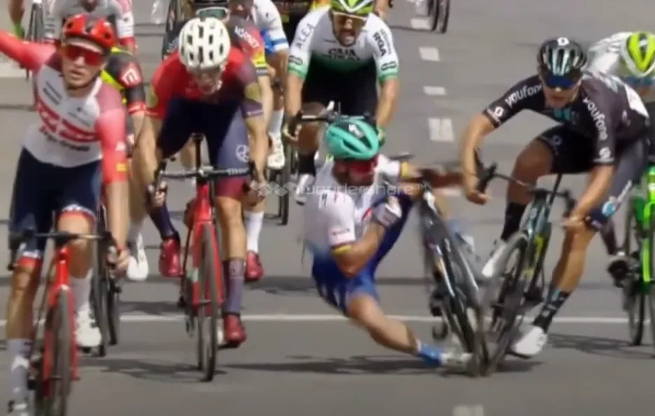 VIDEO: Peter Sagan's finish line crash at the National Championships