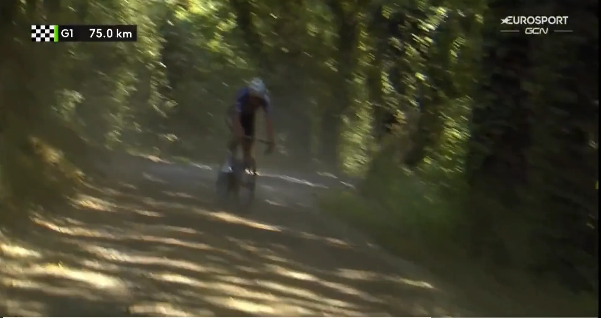 VIDEO: Mathieu van der Poel shows off bike handling prowess to stay upright at Dwars door het Hageland
