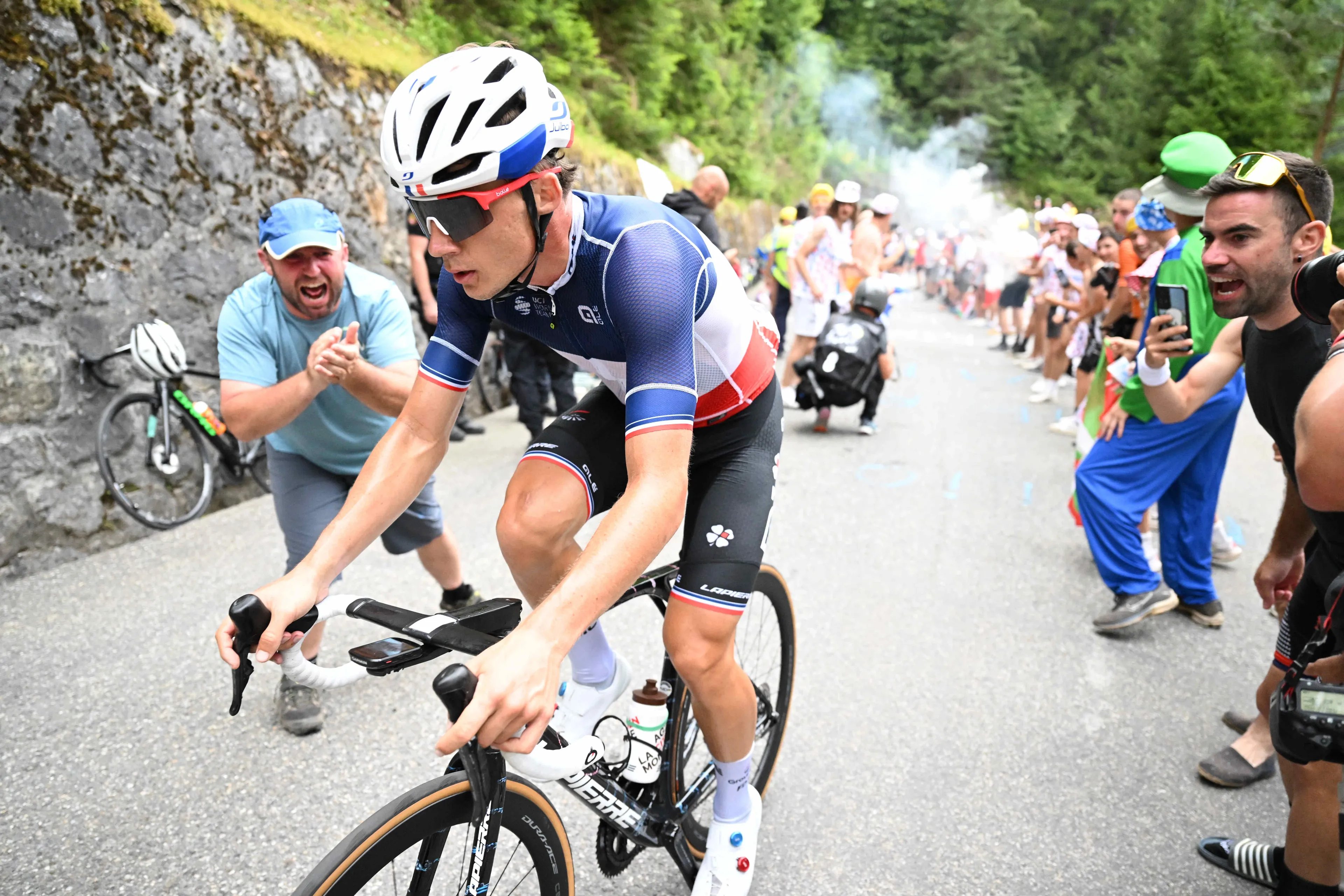 Valentin Madouas sprints to Bretagne Classic victory from four-man lead group