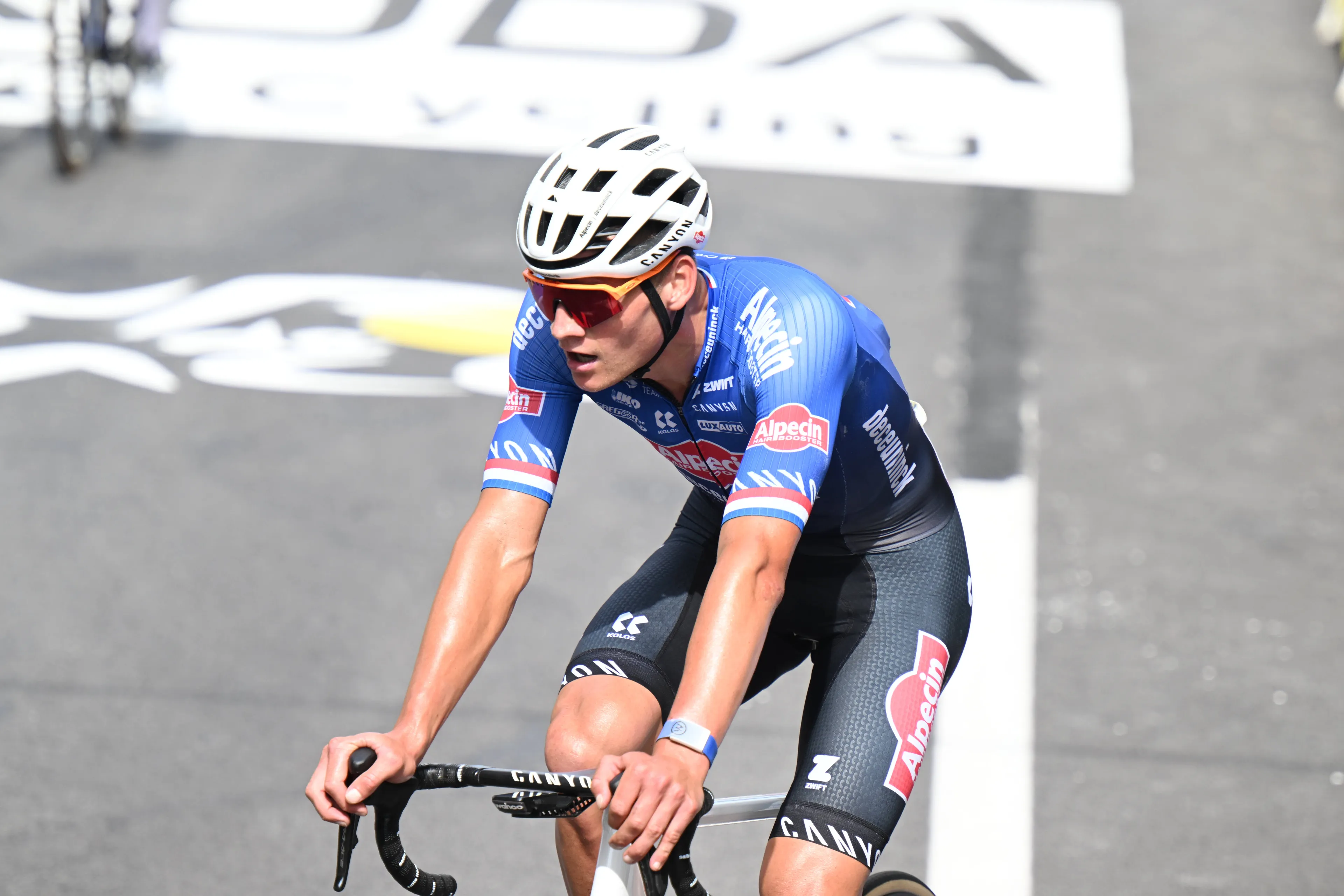 Mathieu van der Poel on his goals for the remainder of the Tour de France: "Help Jasper Philipsen get that green jersey to Paris"